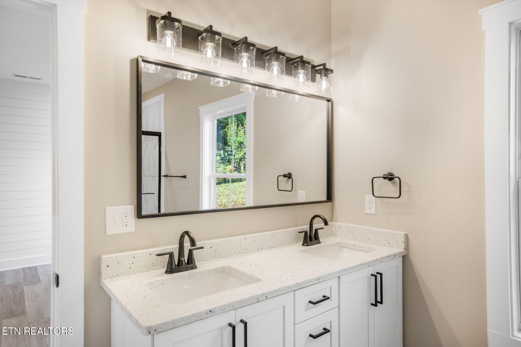 master5 - 1259 Stewart St, Sevierville, TN 37876