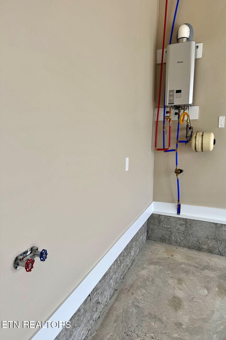 water spigot and water heater2 - 1259 Stewart St, Sevierville, TN 37876