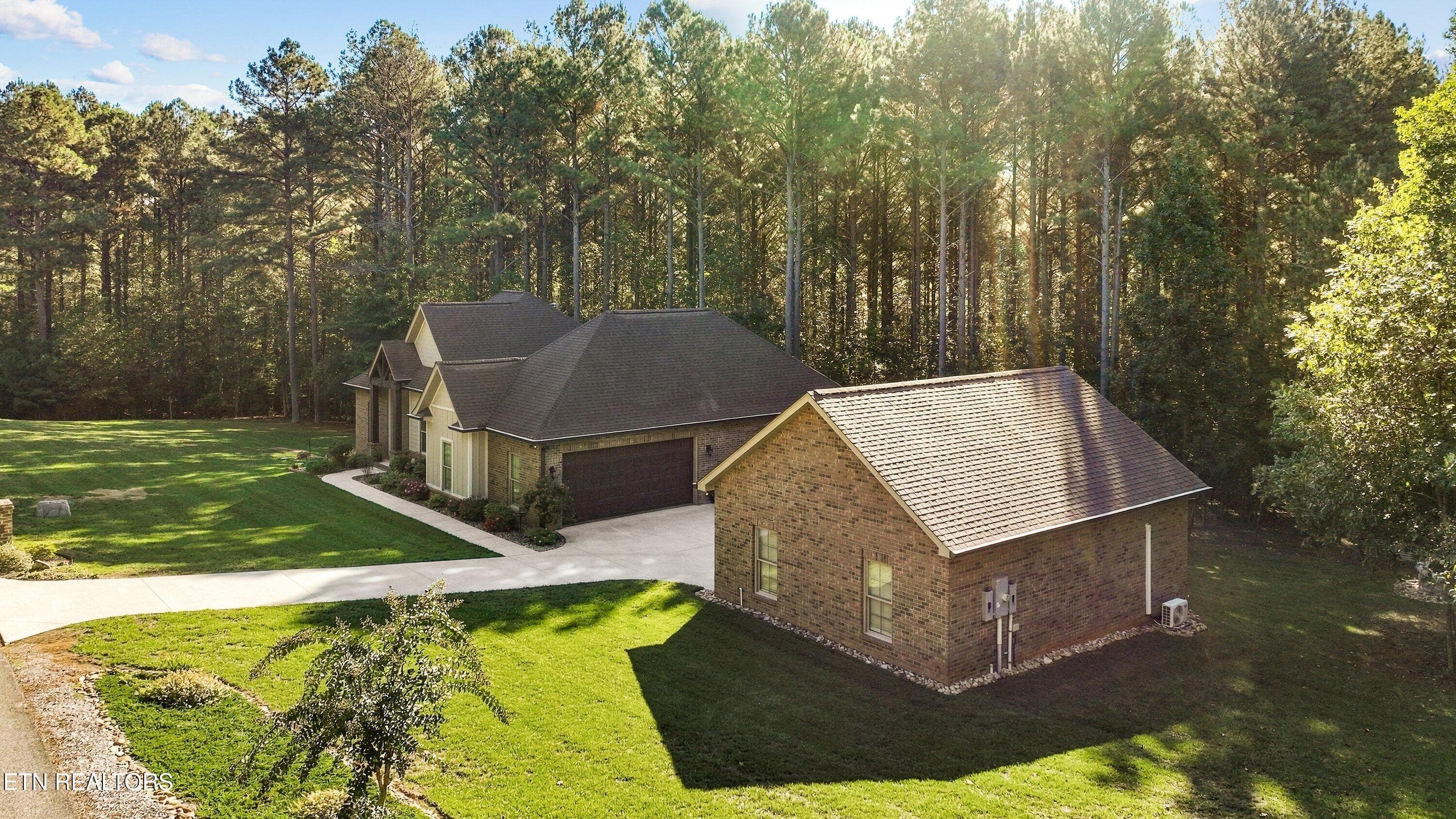 Drone of home and detached garage - 1739 Grand Pine Point, Maryville, TN 37801, Maryville