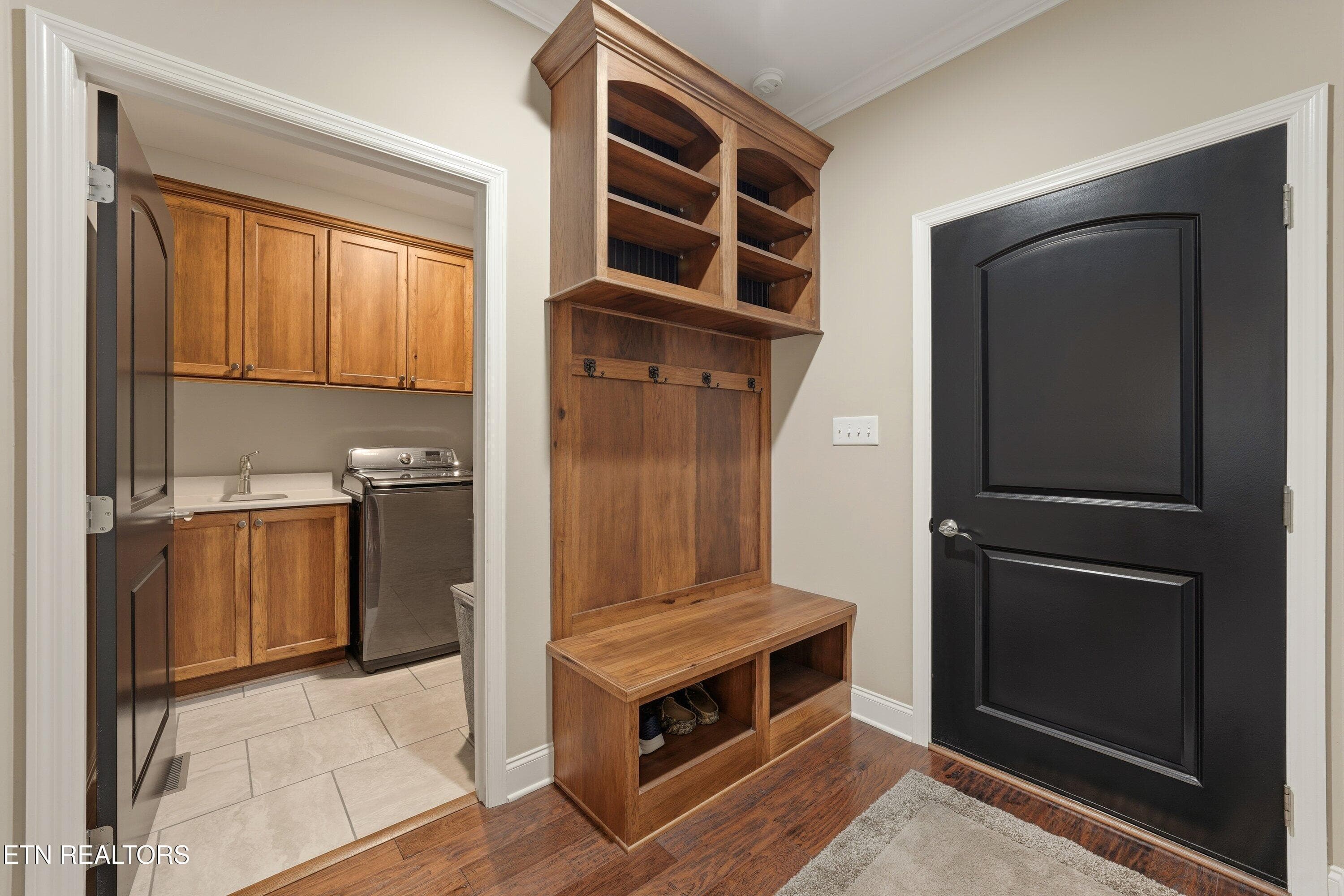 Drop zone from garage entry - 1739 Grand Pine Point, Maryville, TN 37801, Maryville