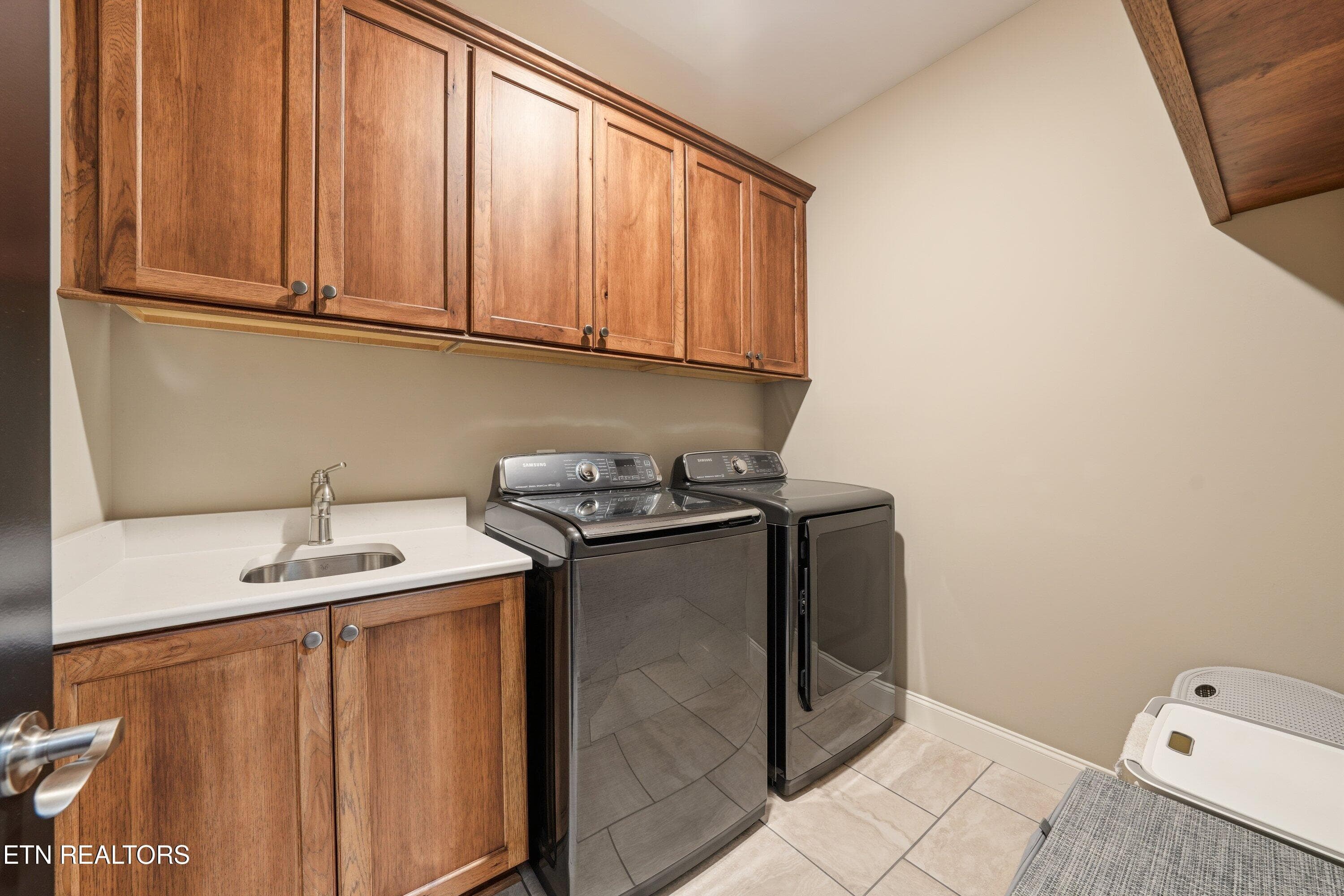 Laundry room - 1739 Grand Pine Point, Maryville, TN 37801, Maryville