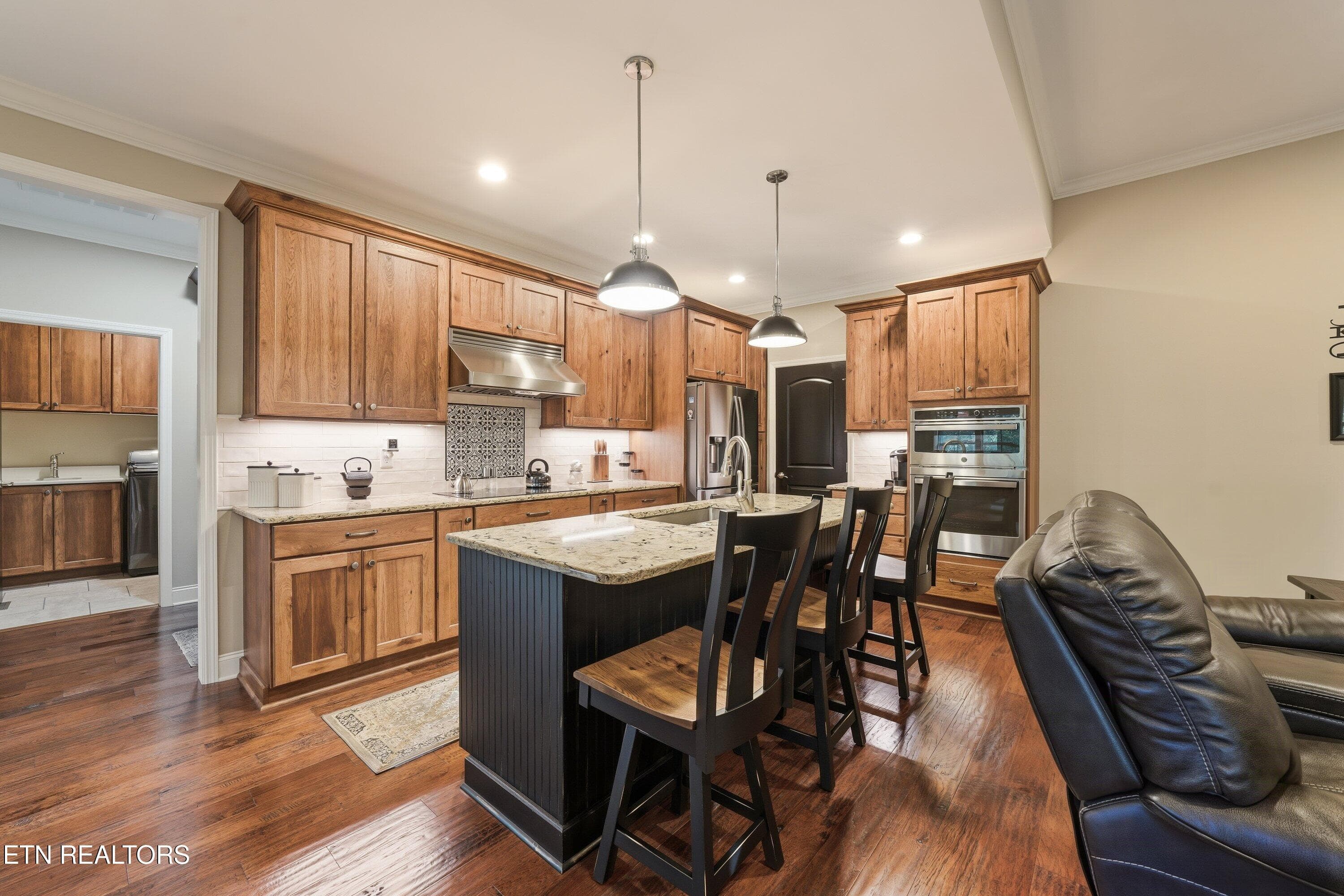 Kitchen w custom cabinets - 1739 Grand Pine Point, Maryville, TN 37801, Maryville