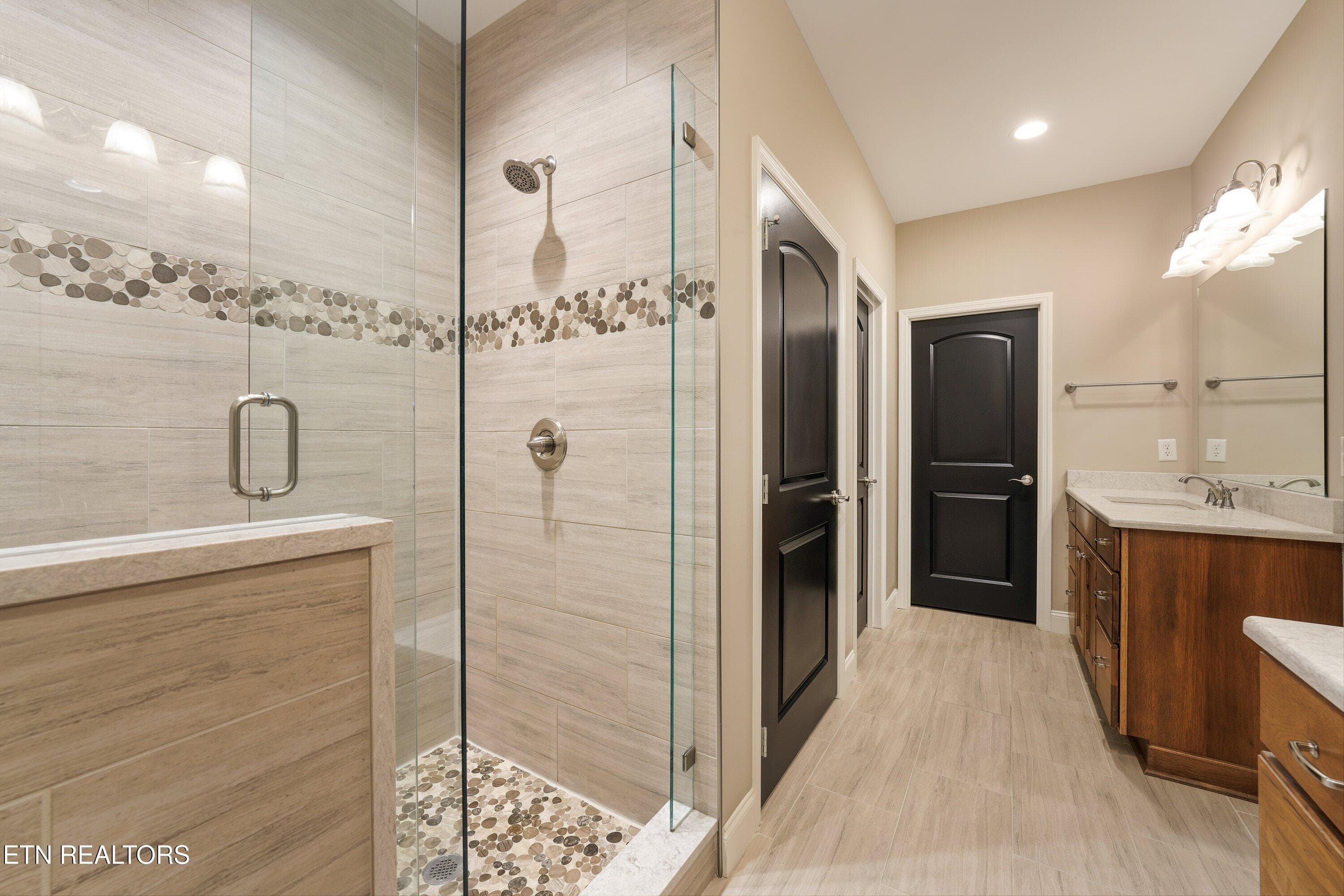 Primary ensuite - 1739 Grand Pine Point, Maryville, TN 37801, Maryville
