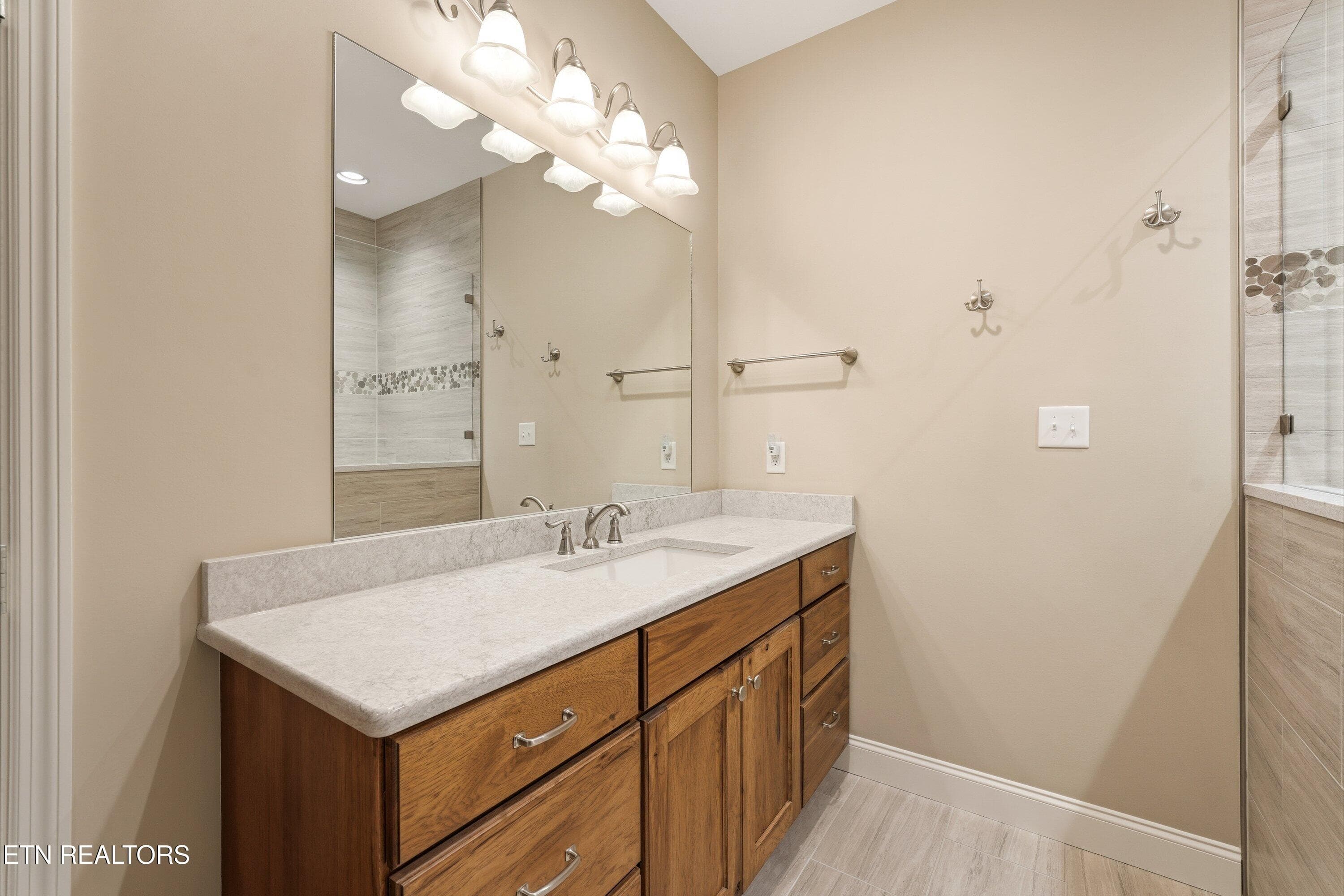 1739 Grand Pine Point51 (1) - 1739 Grand Pine Point, Maryville, TN 37801, Maryville