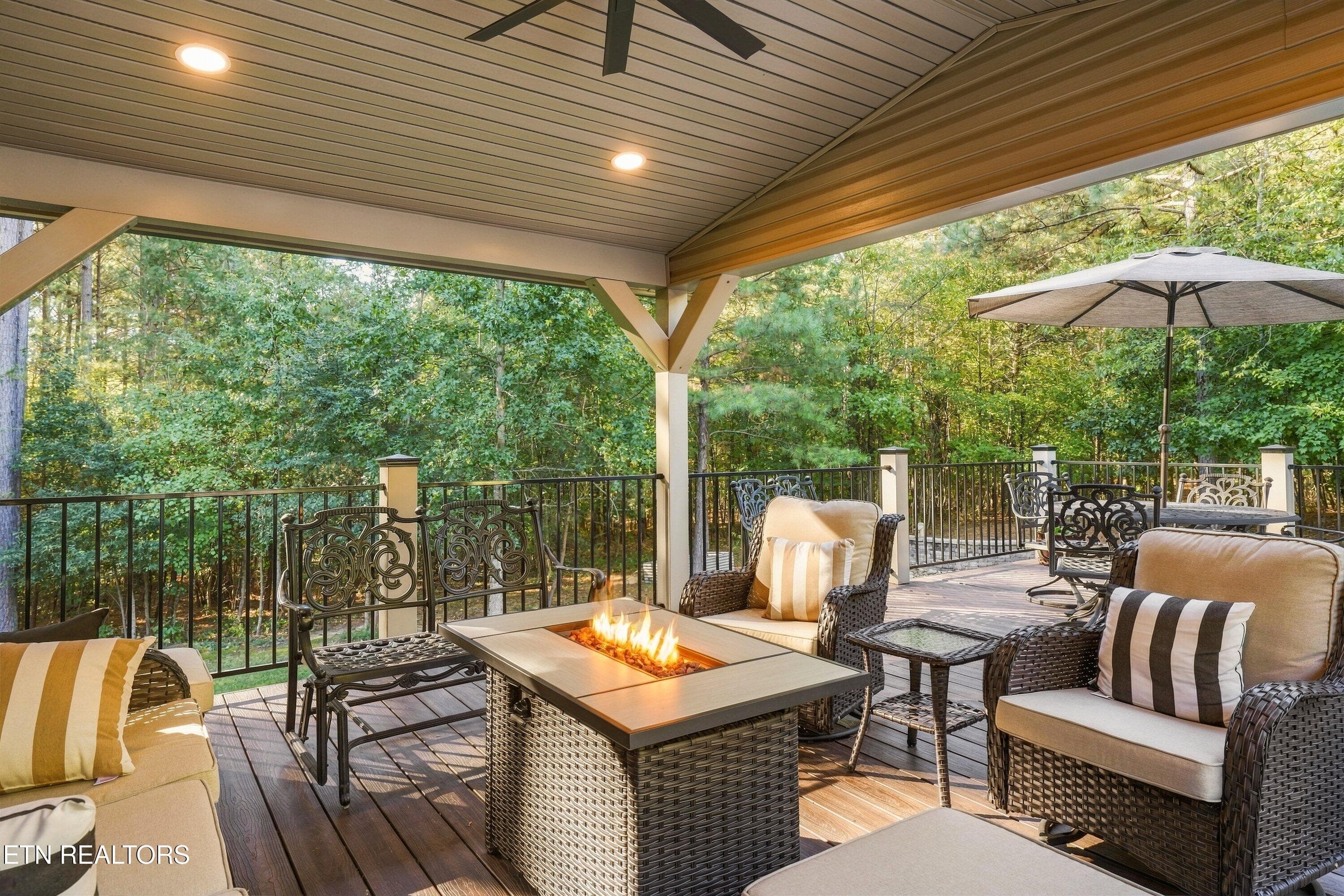 Covered and uncovered deck area - 1739 Grand Pine Point, Maryville, TN 37801, Maryville