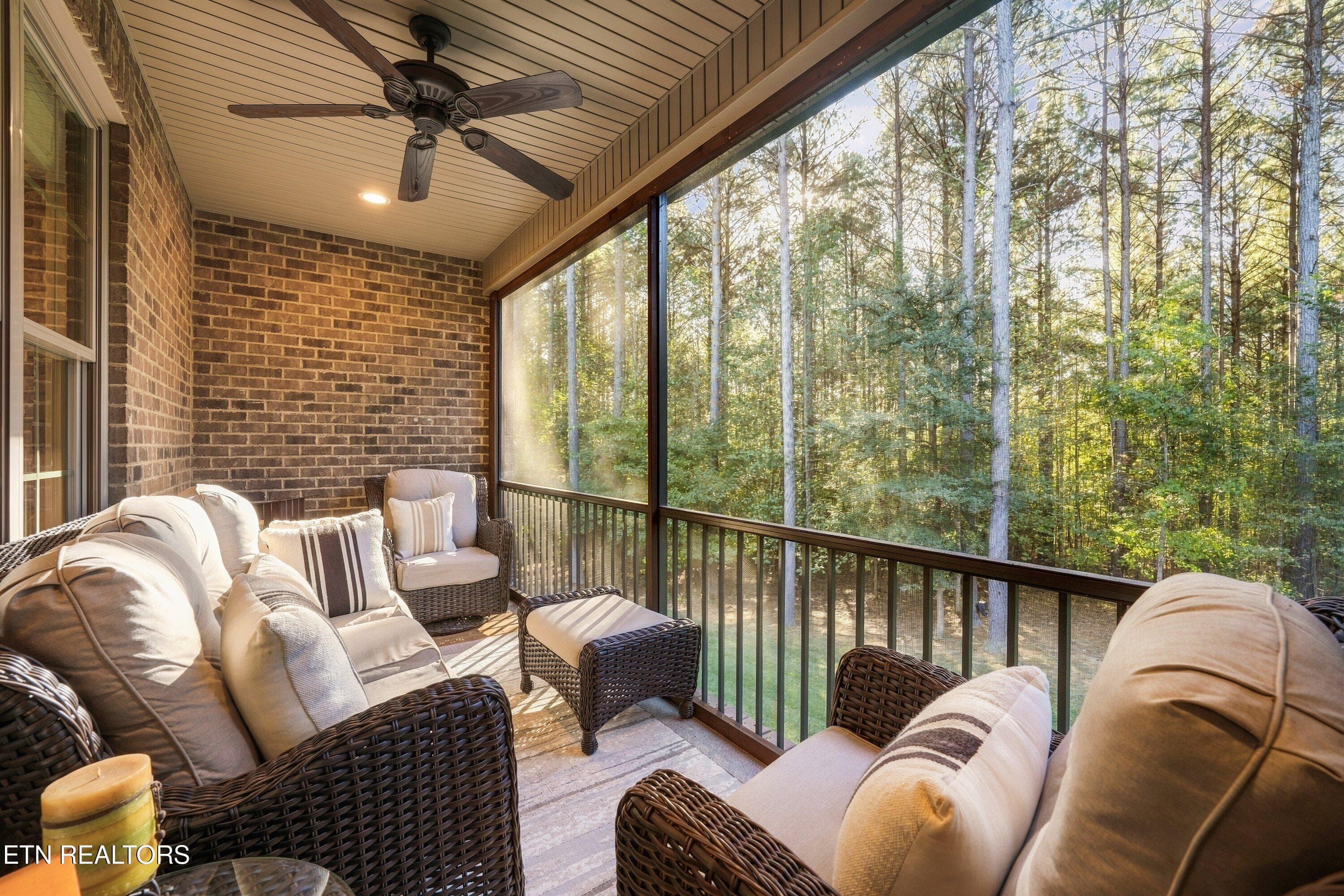Screen porch off breakfast area - 1739 Grand Pine Point, Maryville, TN 37801, Maryville