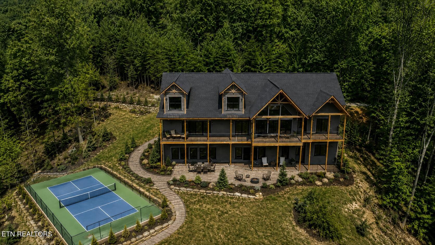 Forest Hillside Cabin Retreat with Court - 3539 Summit Trails Drive, Sevierville, TN 37862