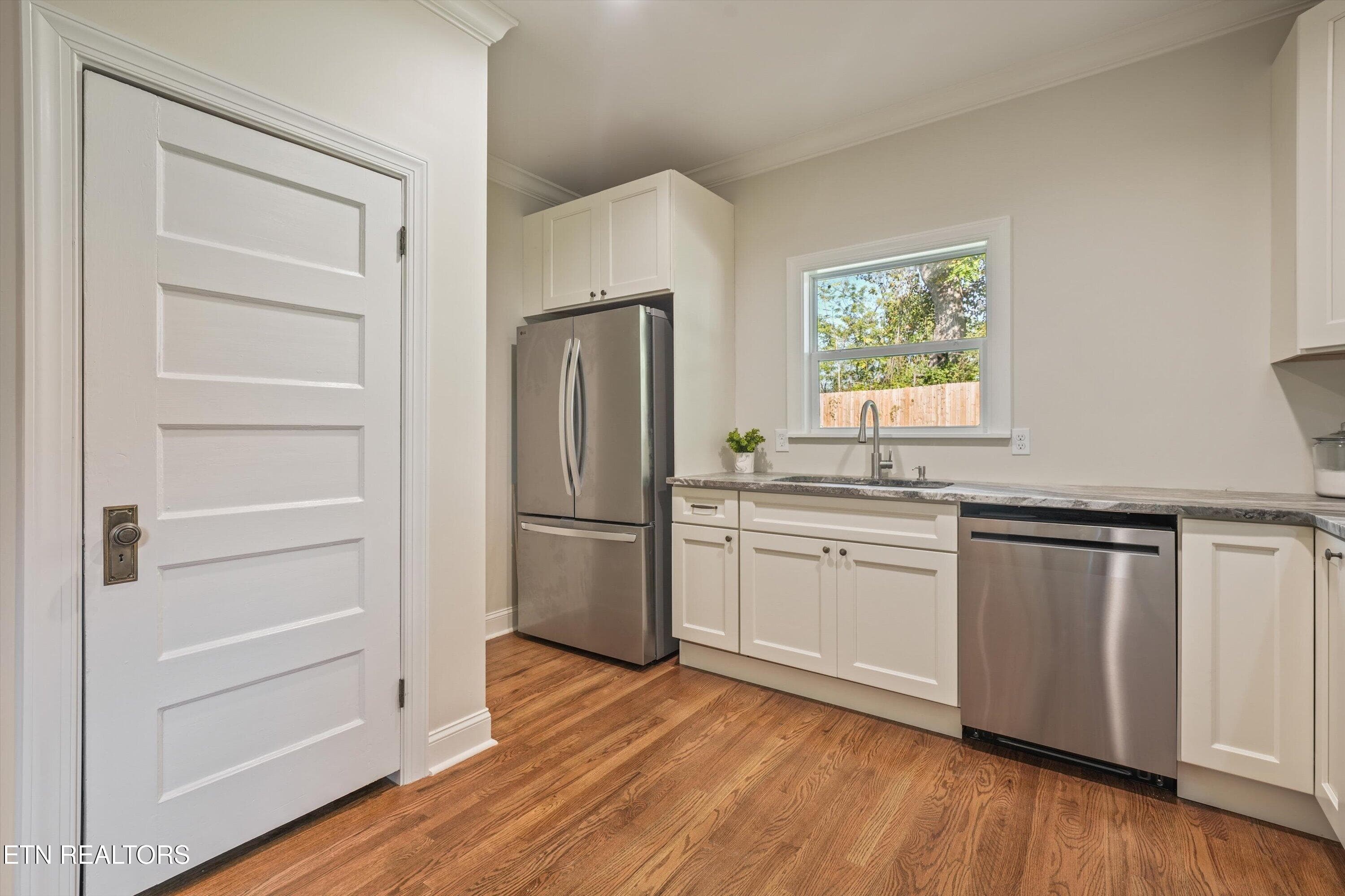 Kitchen - 1431 Branson Ave, Knoxville, TN 37917, Knoxville