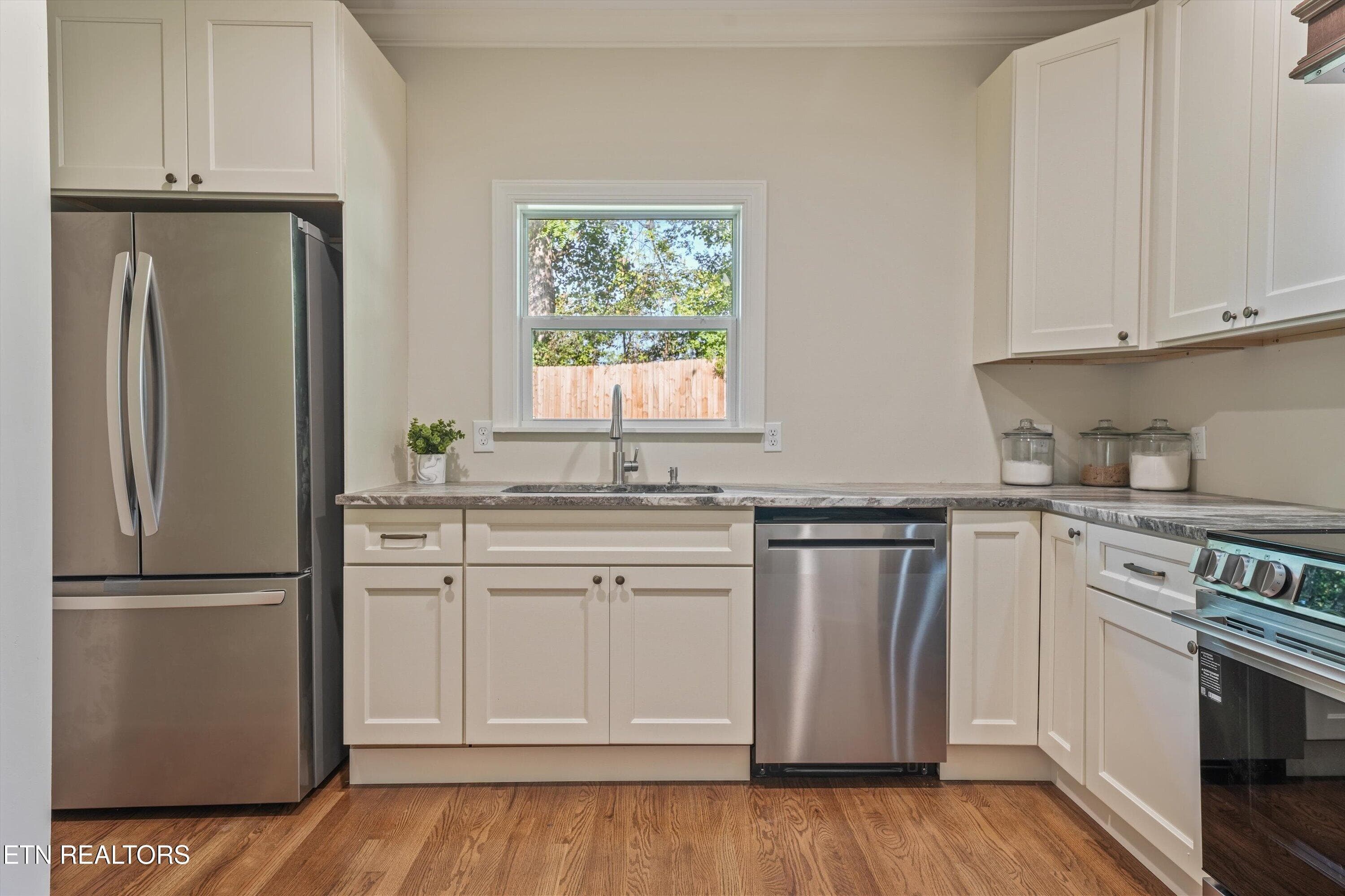 Kitchen - 1431 Branson Ave, Knoxville, TN 37917, Knoxville