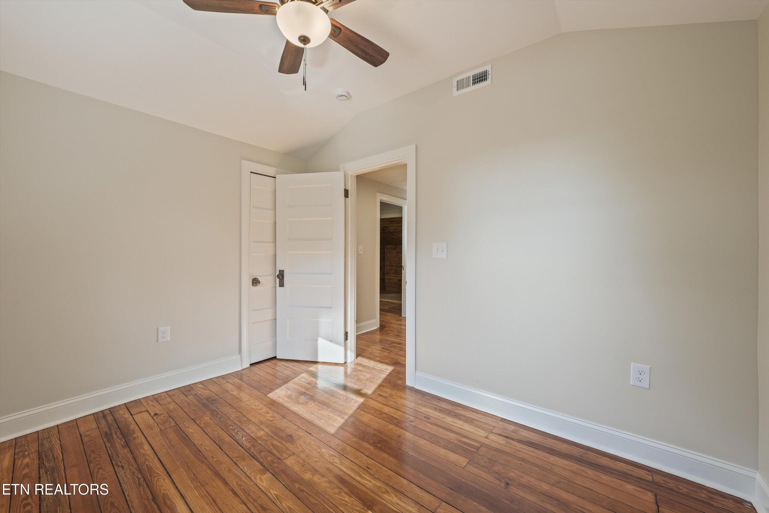 Bedroom 3 - 1431 Branson Ave, Knoxville, TN 37917, Knoxville