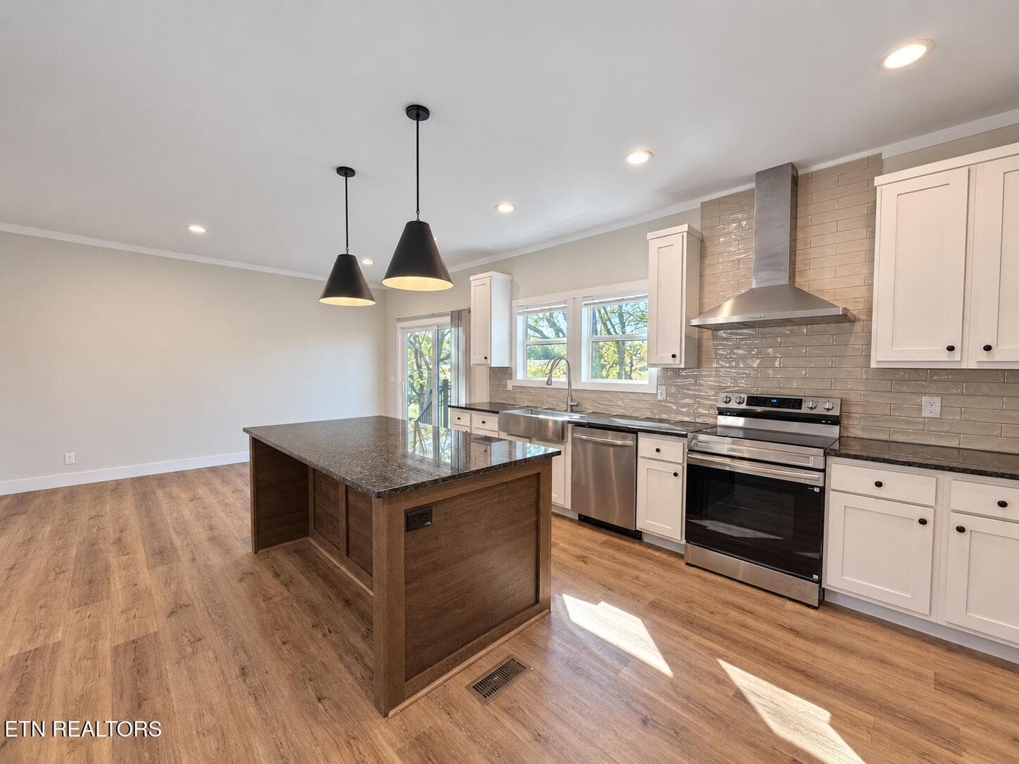 Kitchen - 450 Federal Ferry Circle, Vonore, TN 37885