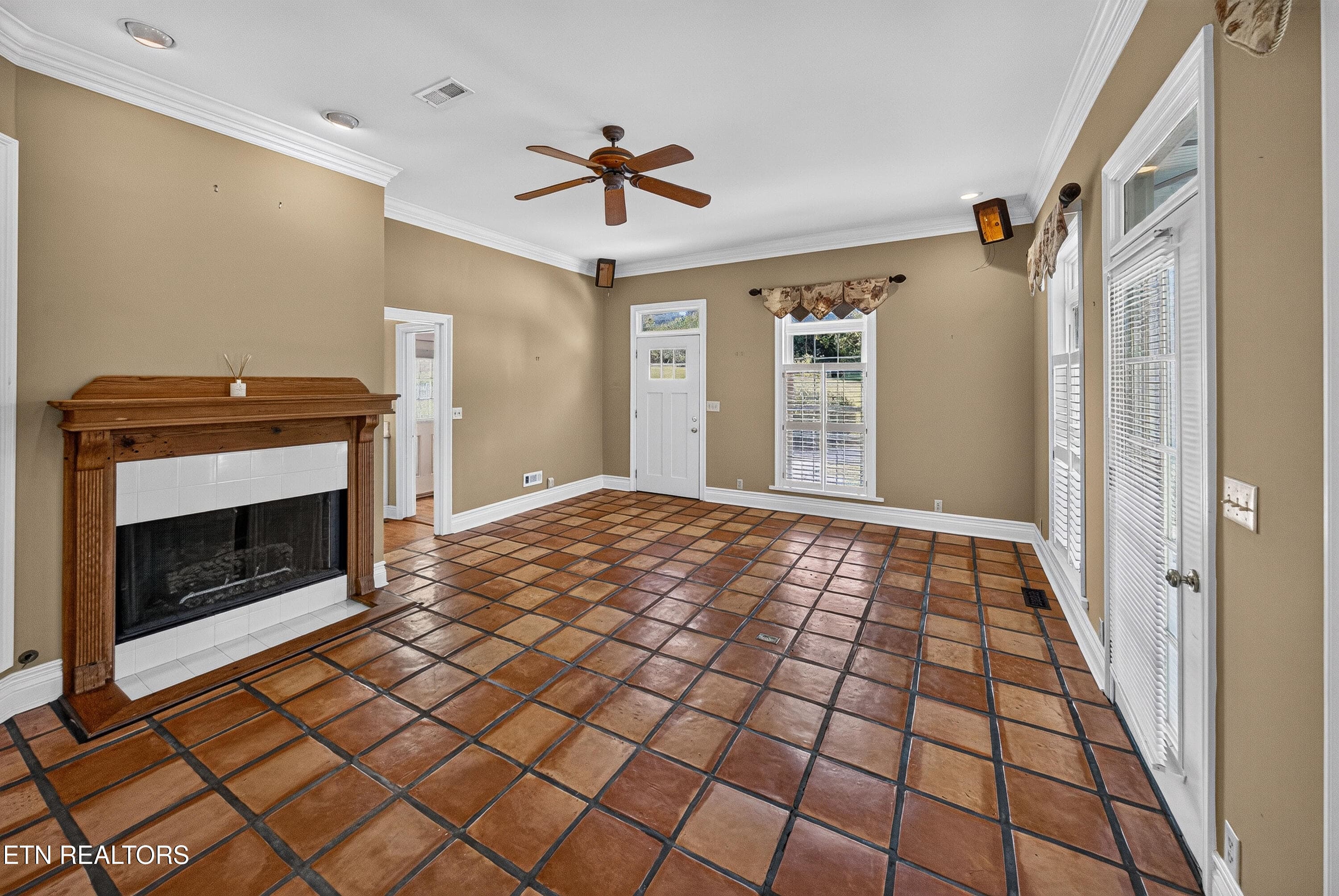 L40A7238 - 9547 Highway 72, Loudon, TN 37774, Loudon