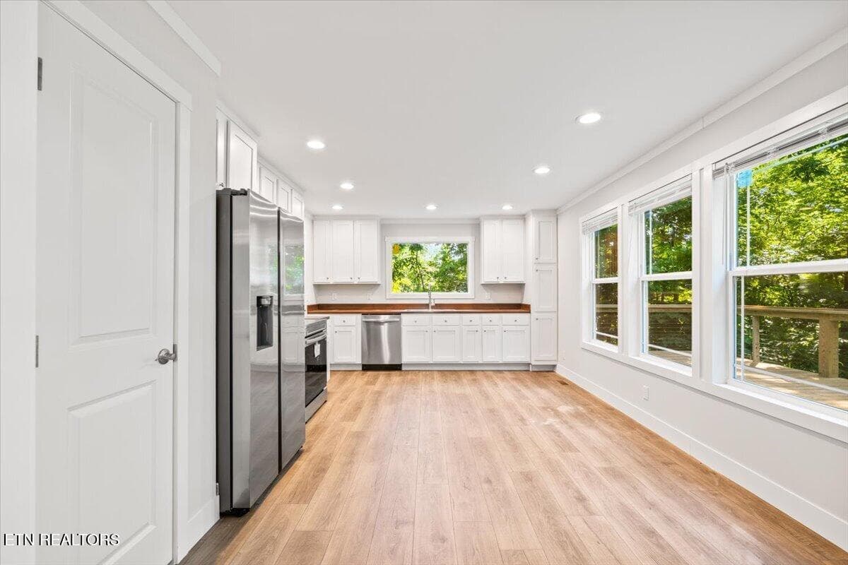 Kitchen - 264 Rain Valley Rd, LaFollette, TN 37766, LaFollette