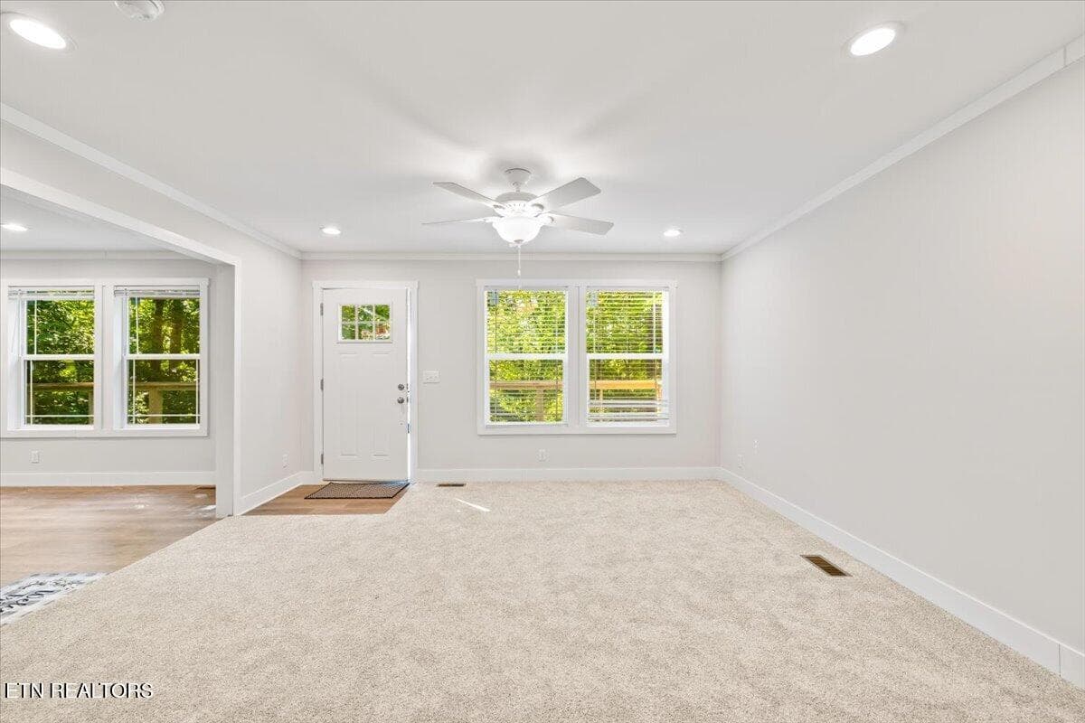 Living Room - 264 Rain Valley Rd, LaFollette, TN 37766, LaFollette