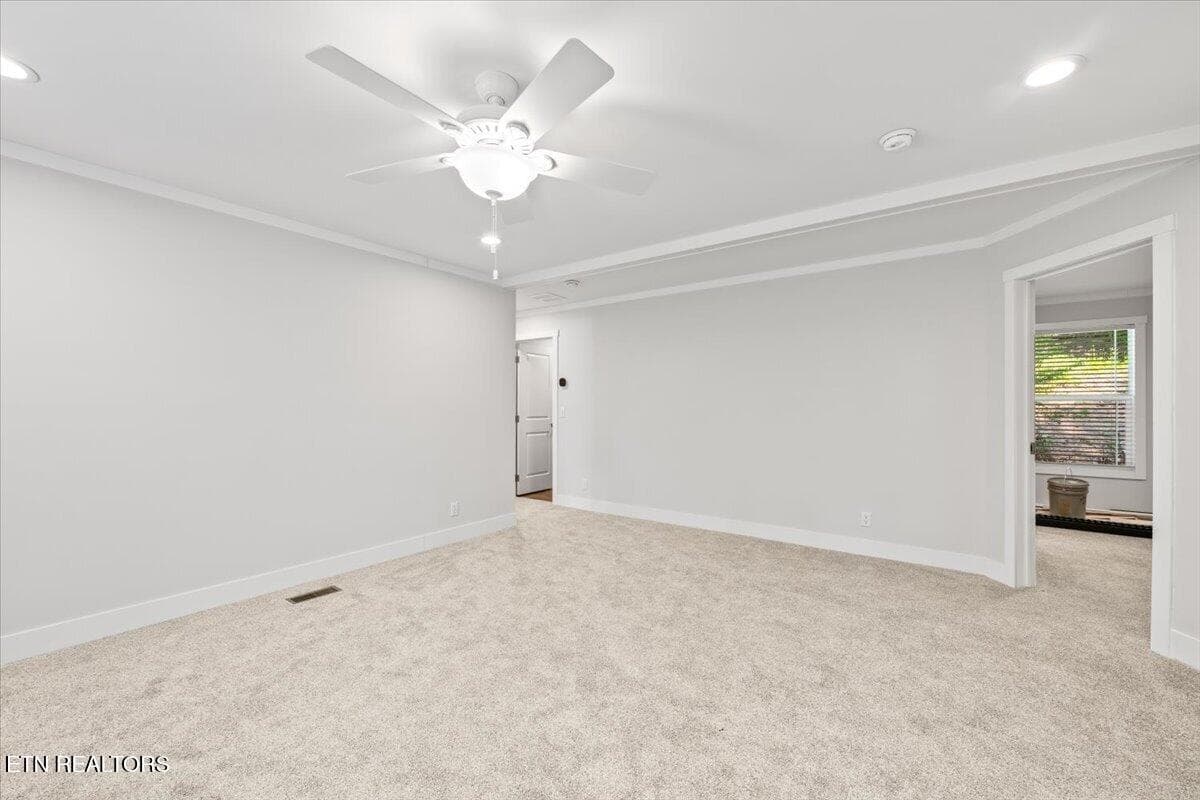 Living Room - 264 Rain Valley Rd, LaFollette, TN 37766, LaFollette