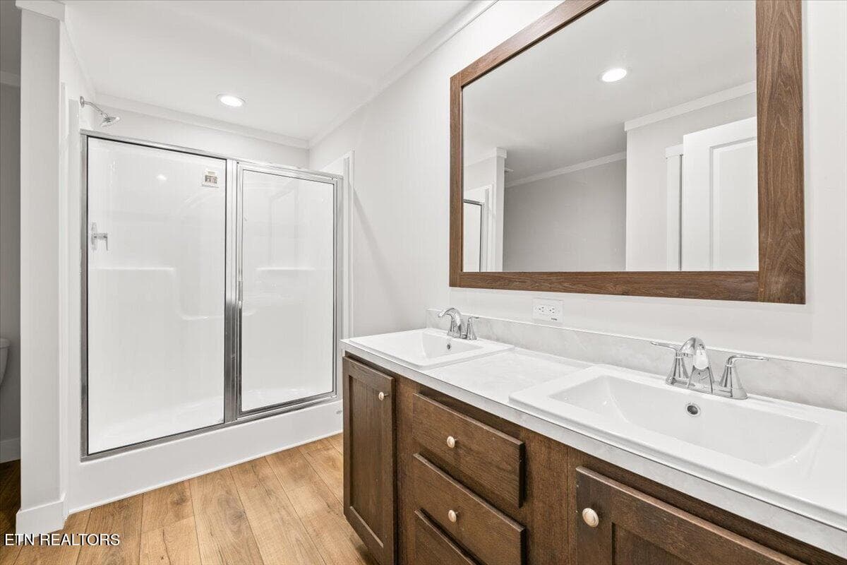 Bathroom 1 - 264 Rain Valley Rd, LaFollette, TN 37766, LaFollette