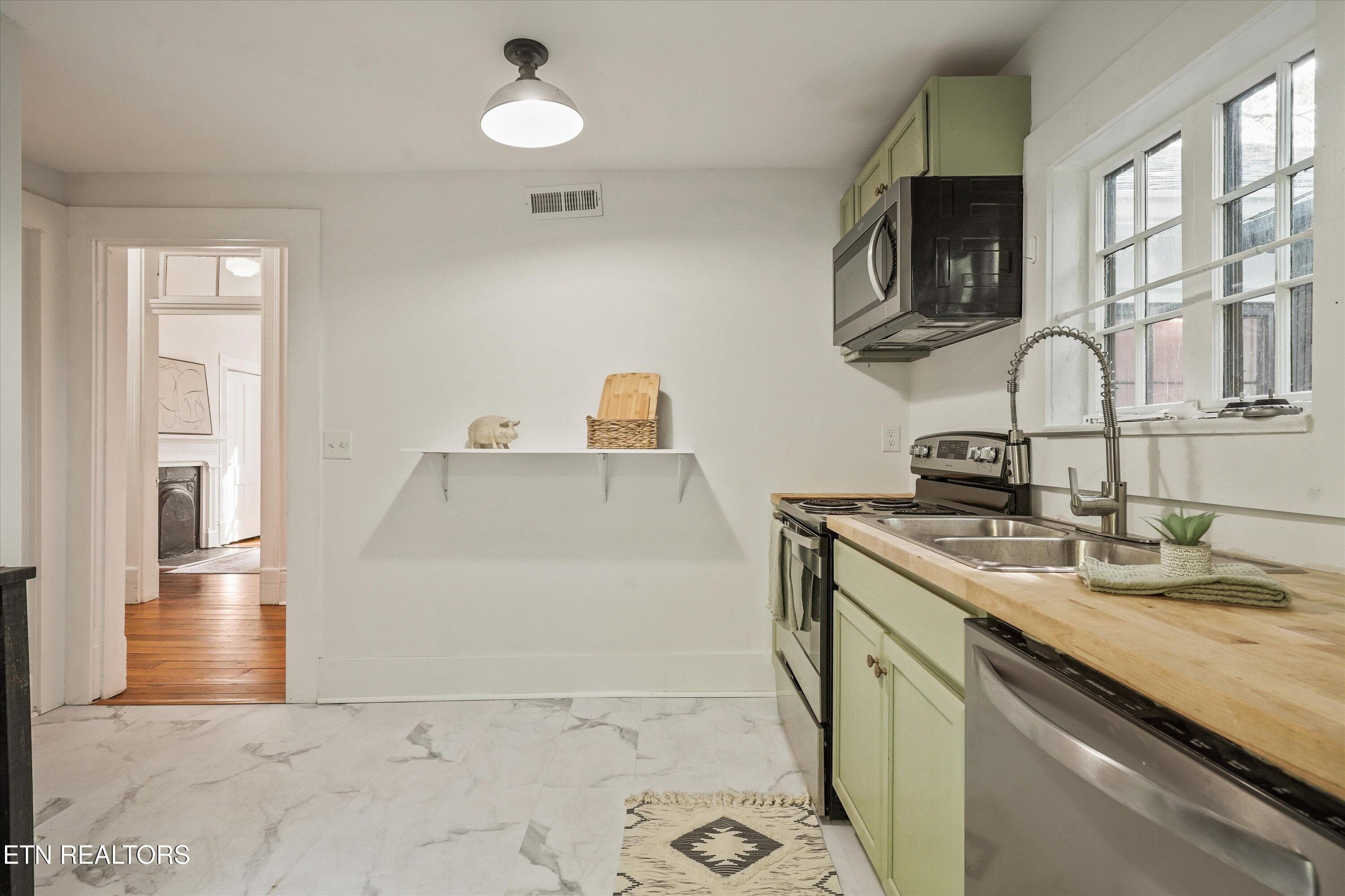 View of Adjacent Living Space - 1404 Hannah Ave, Knoxville, TN 37921, Knoxville