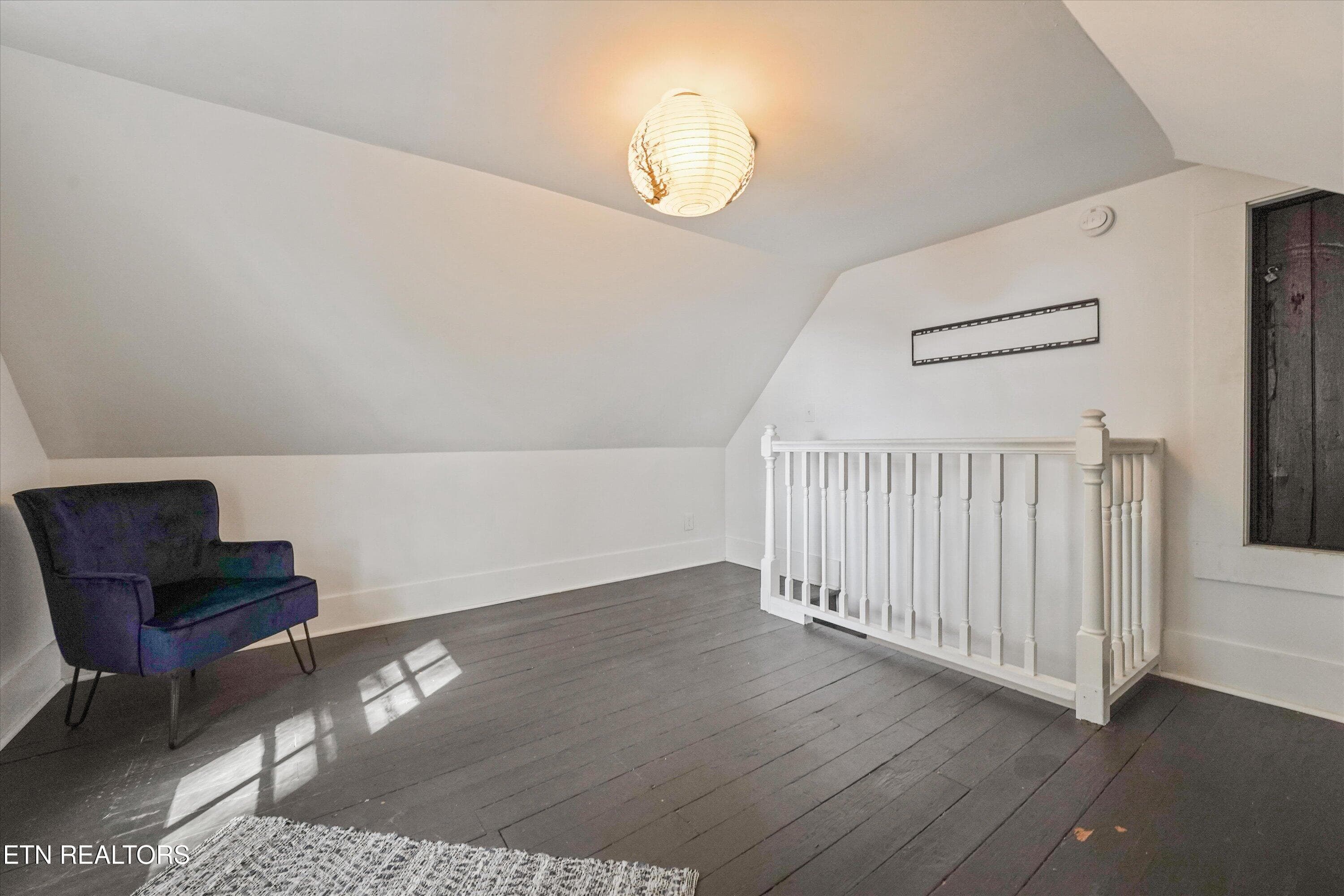 Loft Room - 1404 Hannah Ave, Knoxville, TN 37921, Knoxville