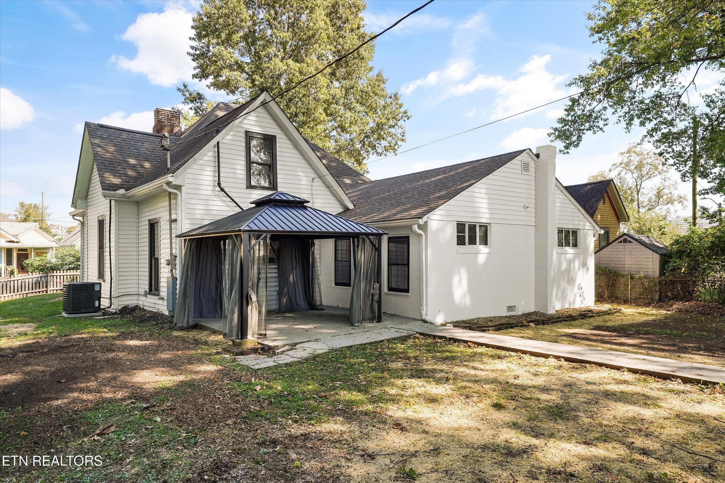 Backyard Outdoor Living Potential - 1404 Hannah Ave, Knoxville, TN 37921, Knoxville