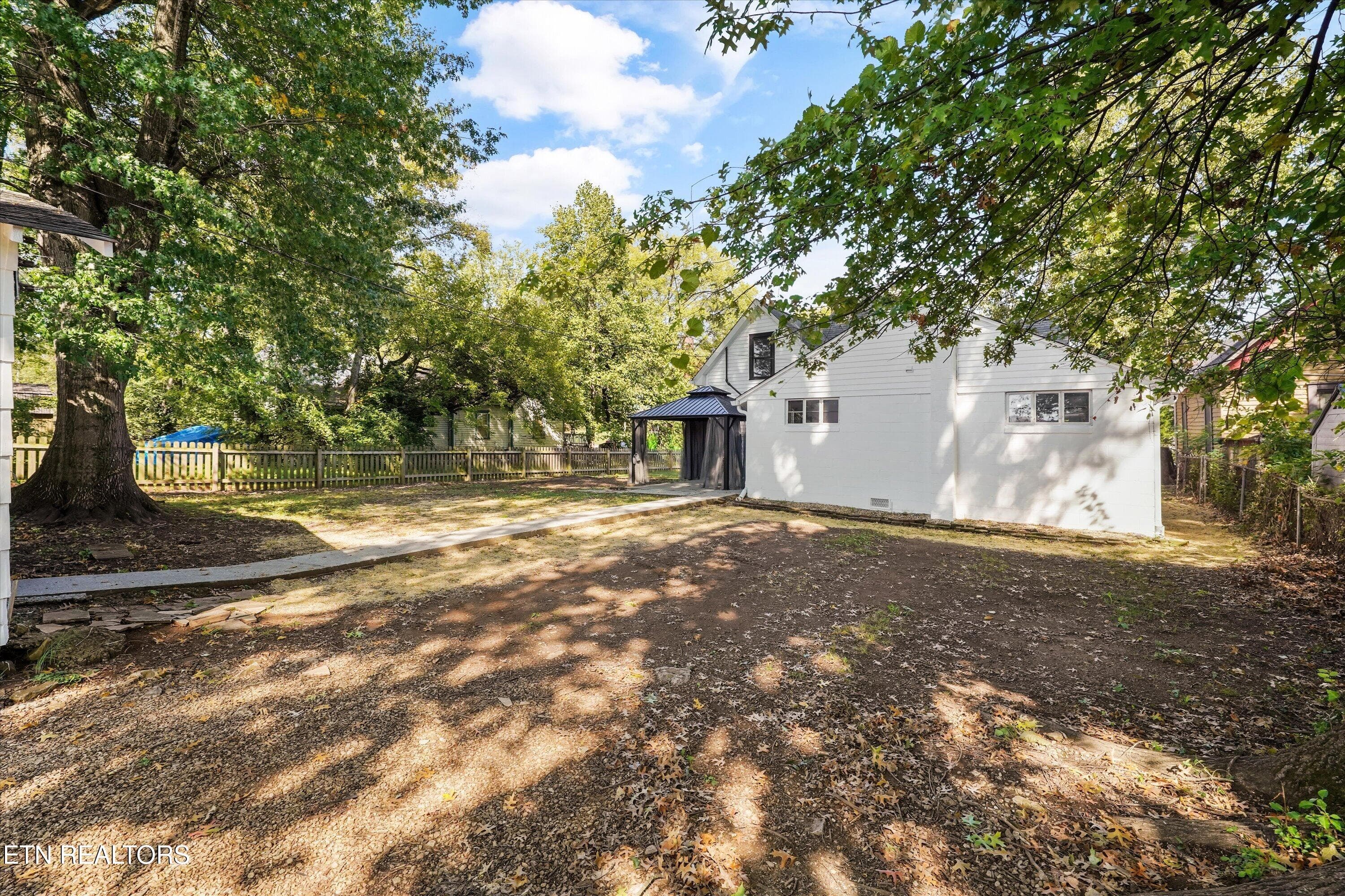 Expansive Backyard - 1404 Hannah Ave, Knoxville, TN 37921, Knoxville