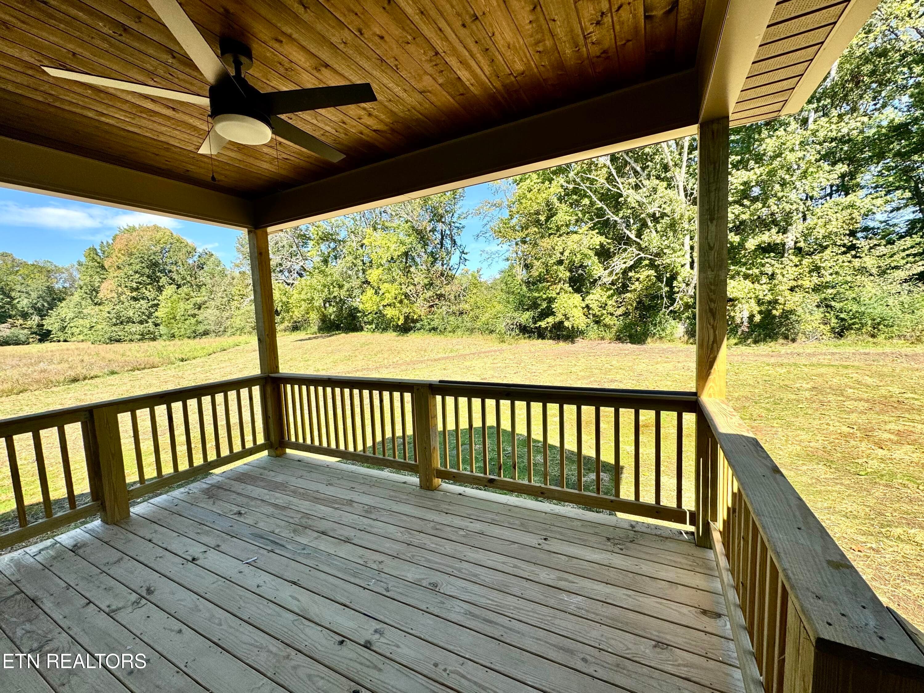 Covered Deck - 141 Reece Rd, Baxter, TN 38544