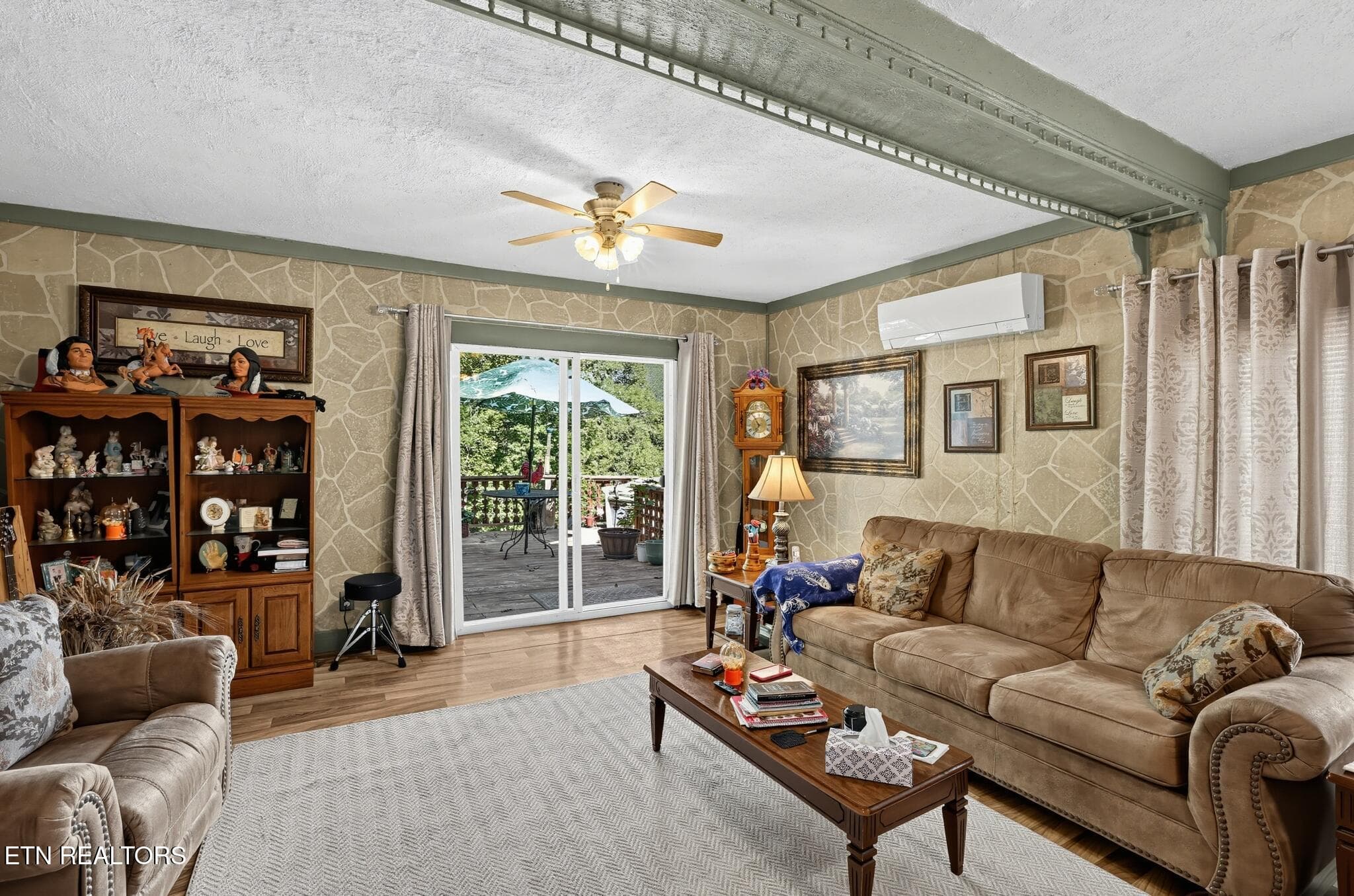 32_19991_River_Canyon_Rd-Living_room-684 - 19991 River Canyon Rd, Chattanooga, TN 37405