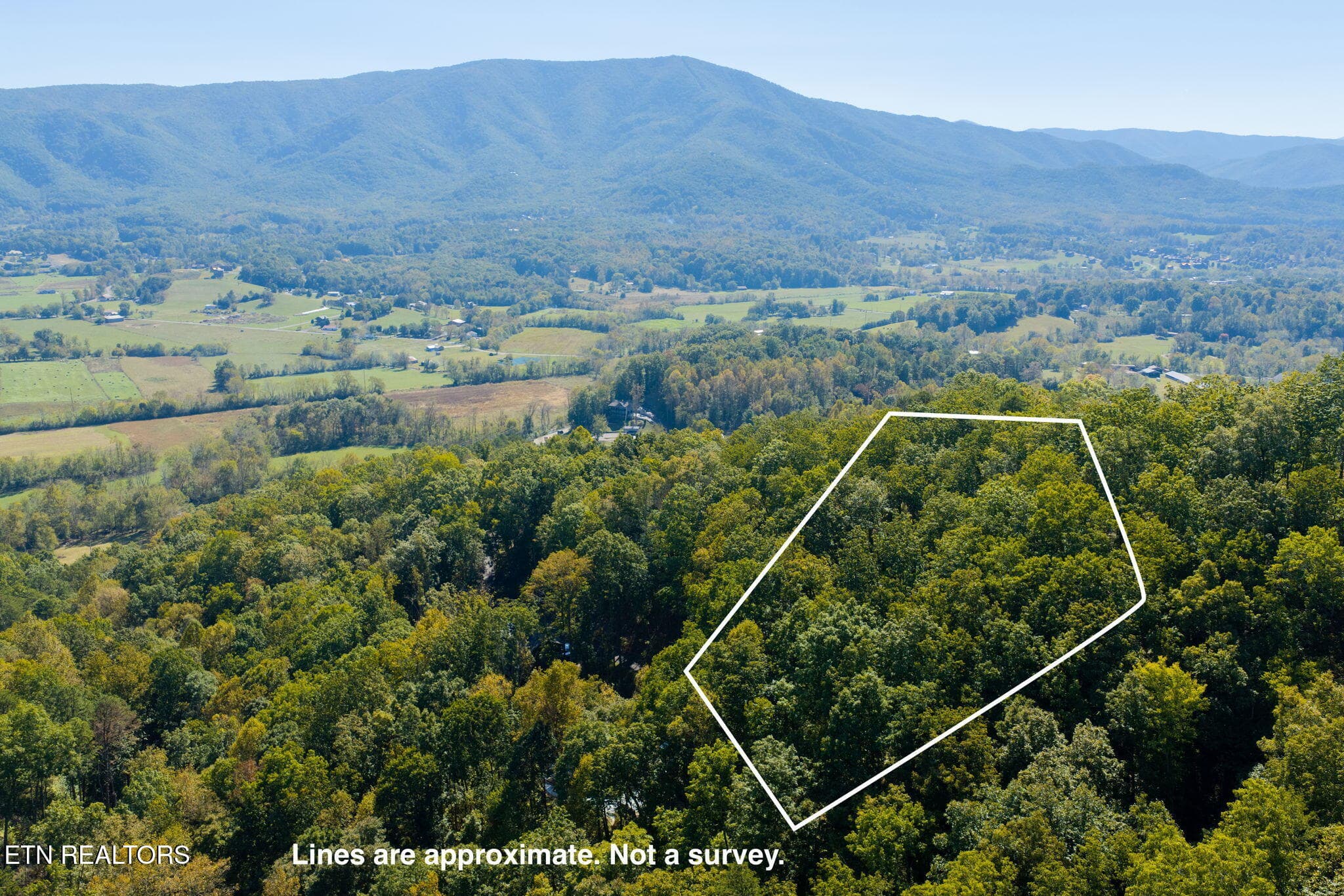 homesandvideos 826-1025 lines - Whipoorwill Hill Way 28, Sevierville, TN 37862