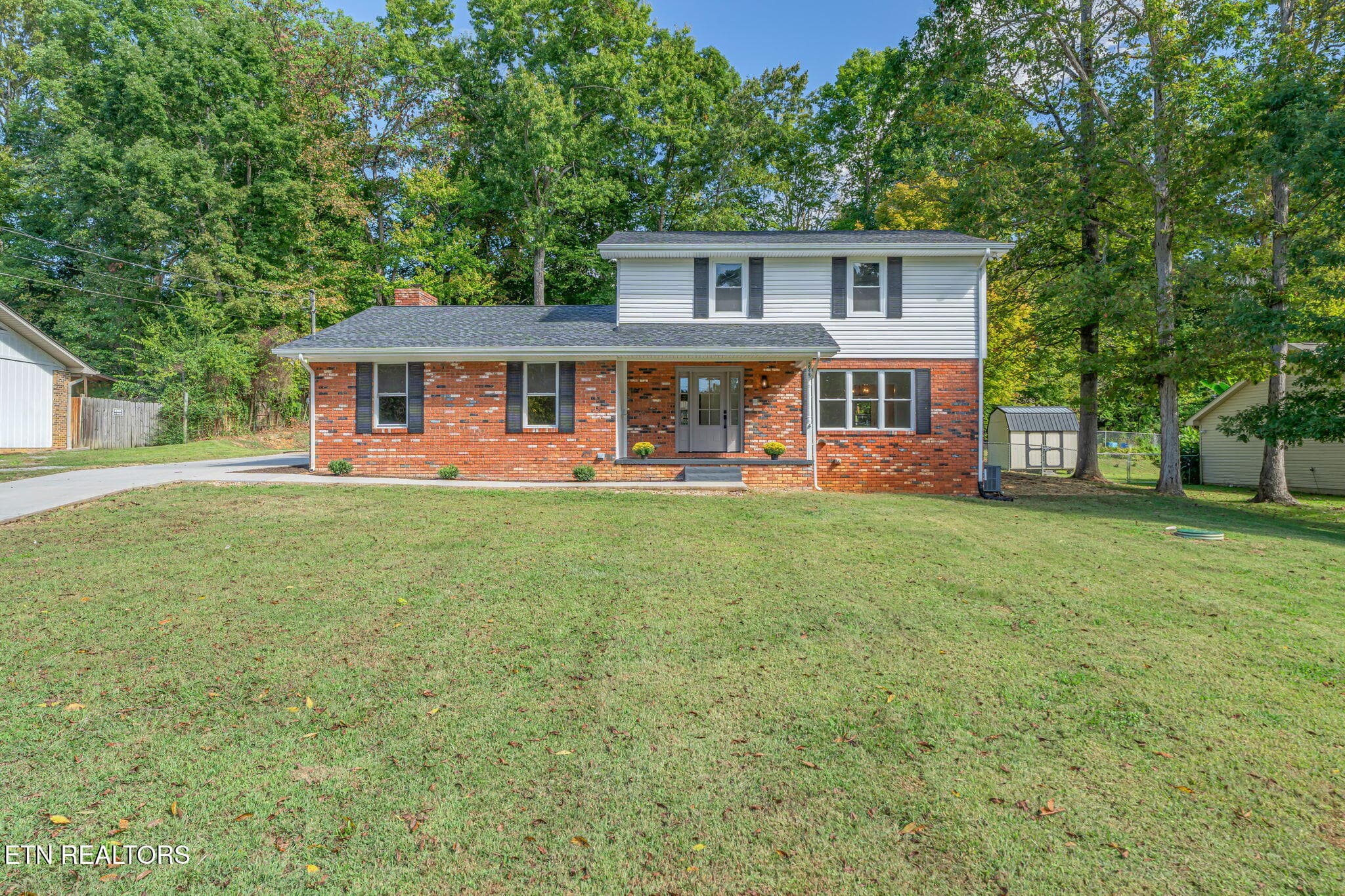 3923 Glen Oaks Drive, Maryville, TN 37804