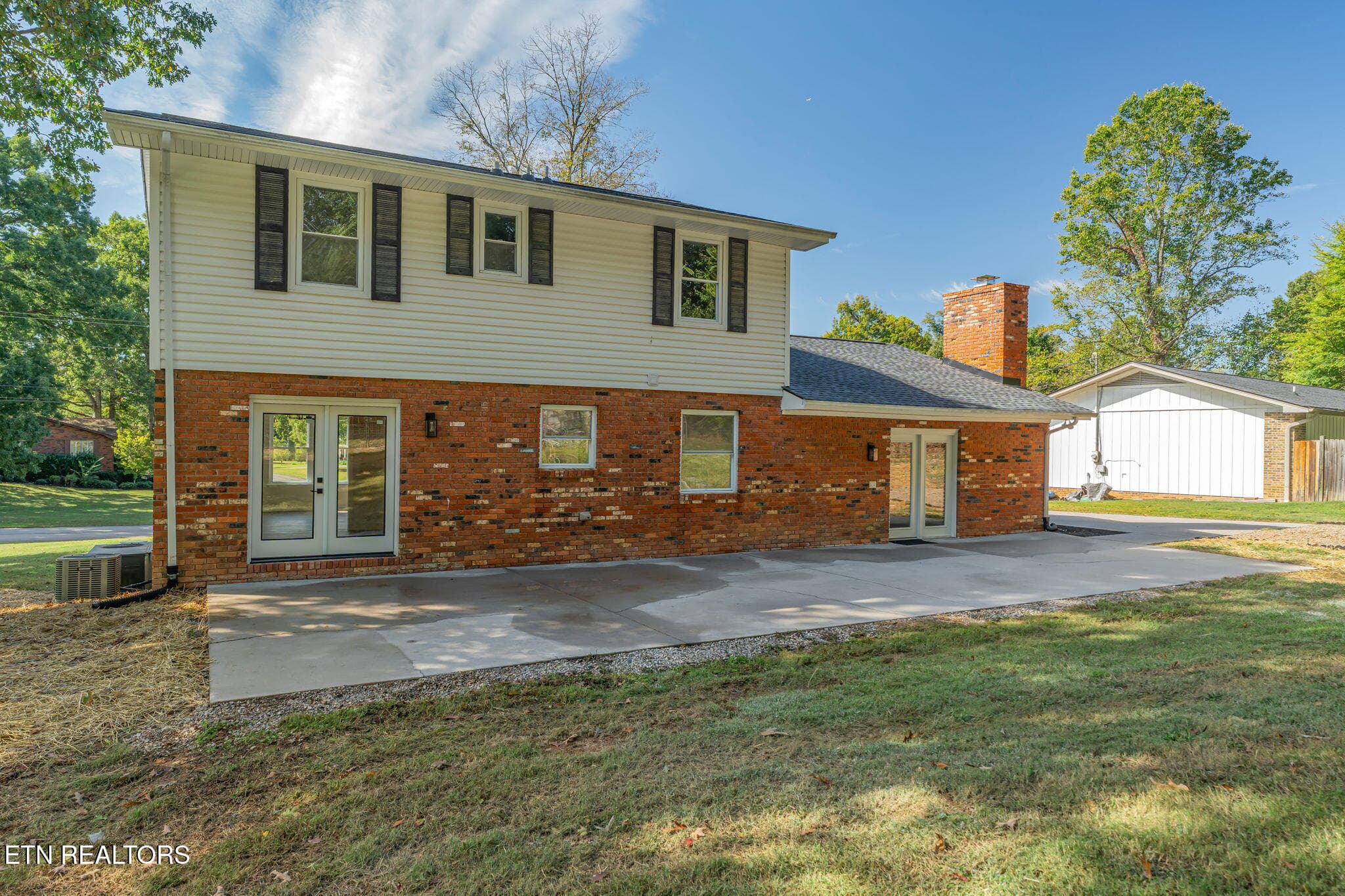 SO CHARMING - 3923 Glen Oaks Drive, Maryville, TN 37804, Maryville
