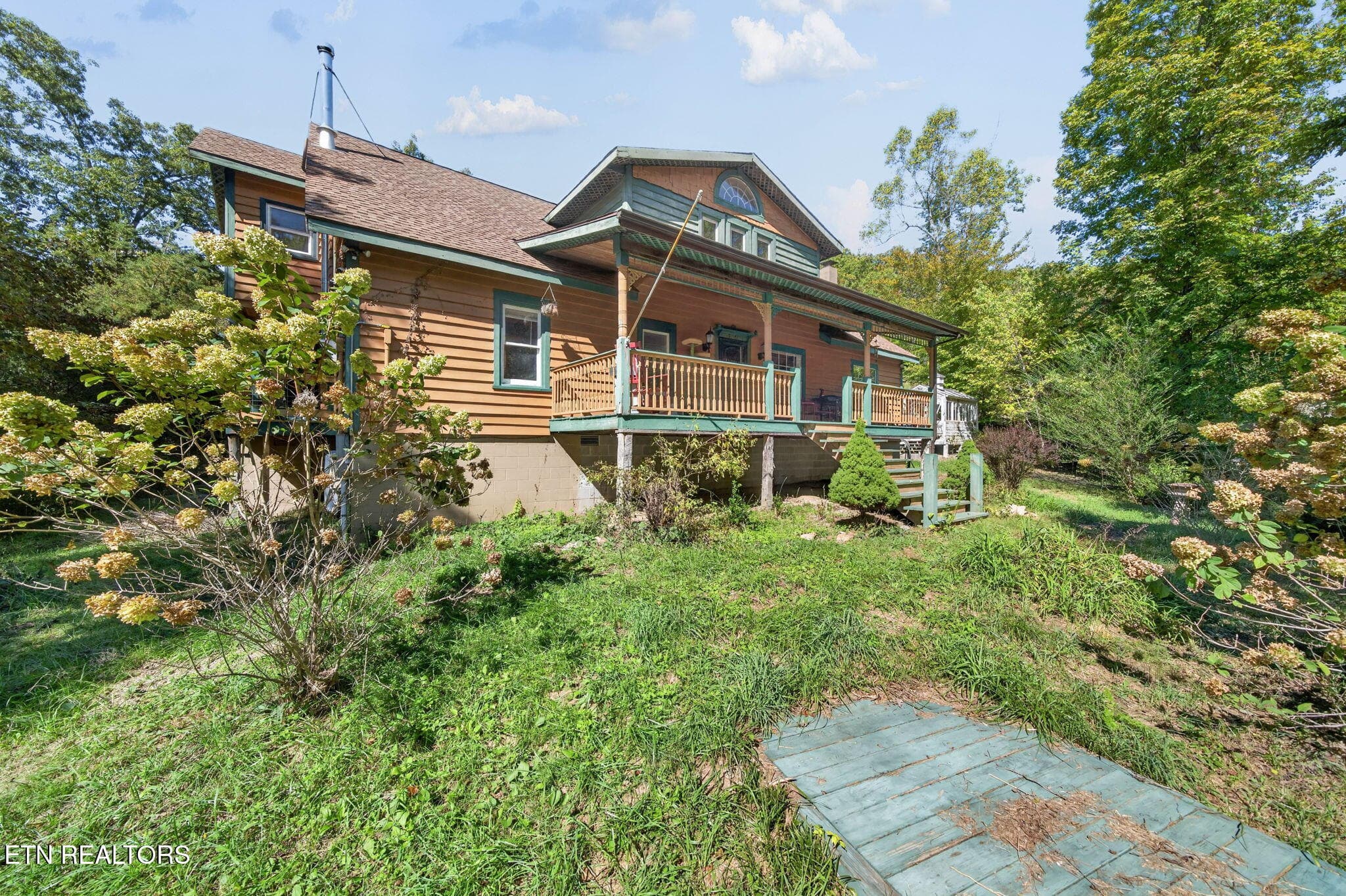 Back Covered porch - 240 Memory Lane, Monterey, TN 38574