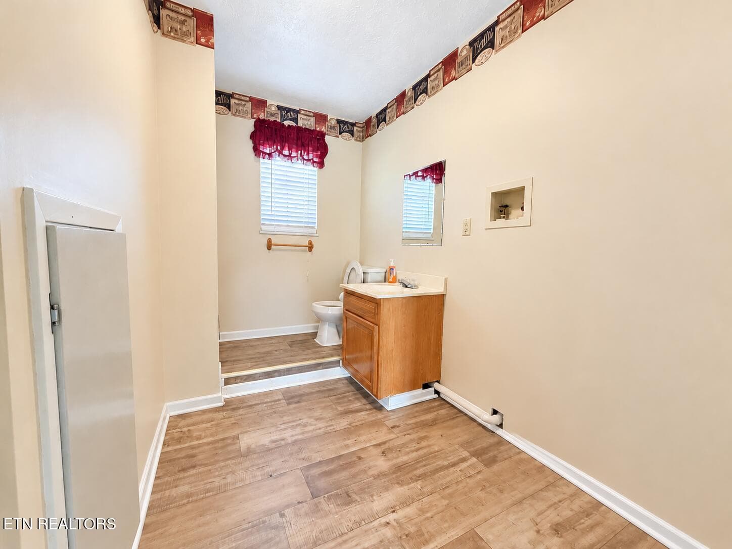 Apartment Bathroom Laundry Room - 196 Sweetwater Rd, Philadelphia, TN 37846, Philadelphia