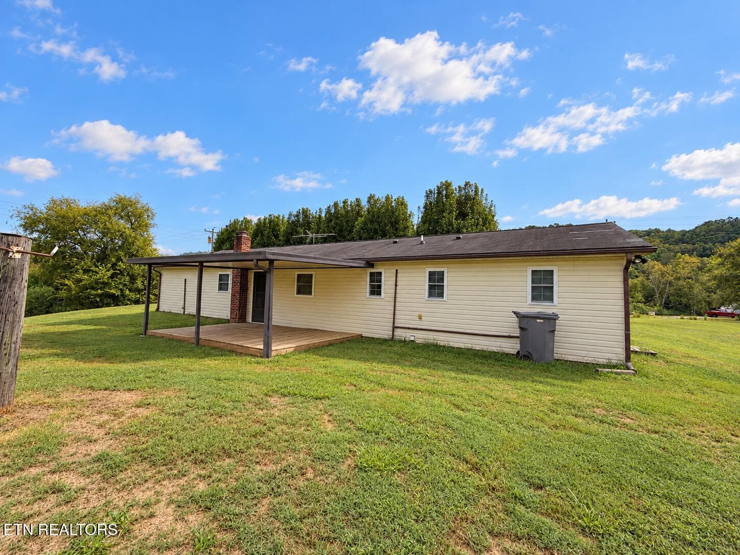 Back of House 2 - 196 Sweetwater Rd, Philadelphia, TN 37846, Philadelphia