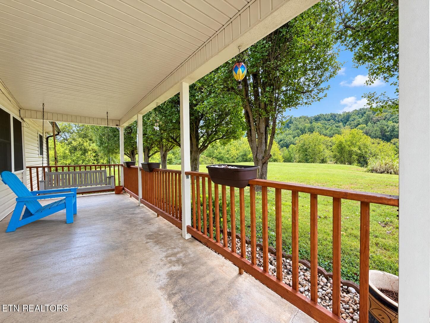 Front Porch 1 - 196 Sweetwater Rd, Philadelphia, TN 37846, Philadelphia