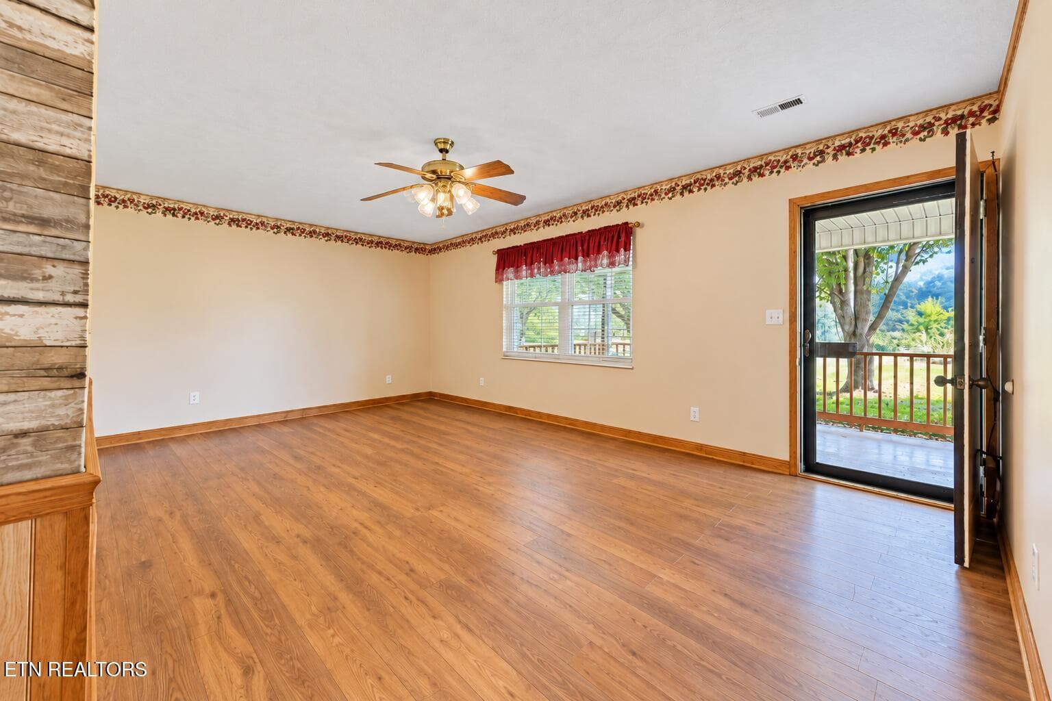 Living Room - 196 Sweetwater Rd, Philadelphia, TN 37846, Philadelphia