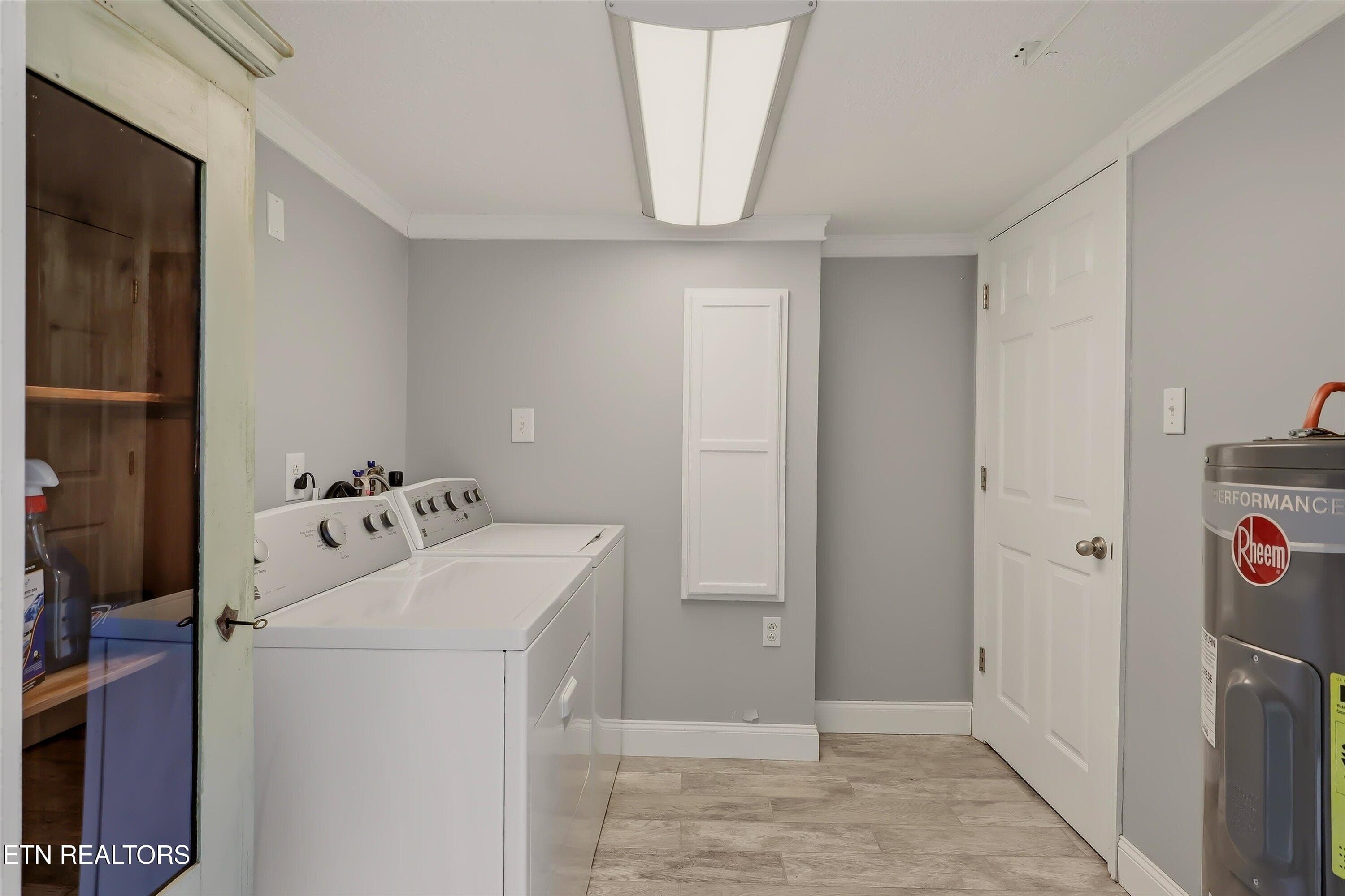 Laundry - 105 Peach Orchard Rd, Clinton, TN 37716, Clinton