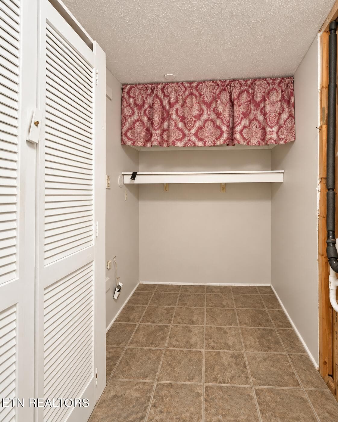 Laundry Room 2.0 - 196 Sweetwater Rd, Philadelphia, TN 37846, Philadelphia