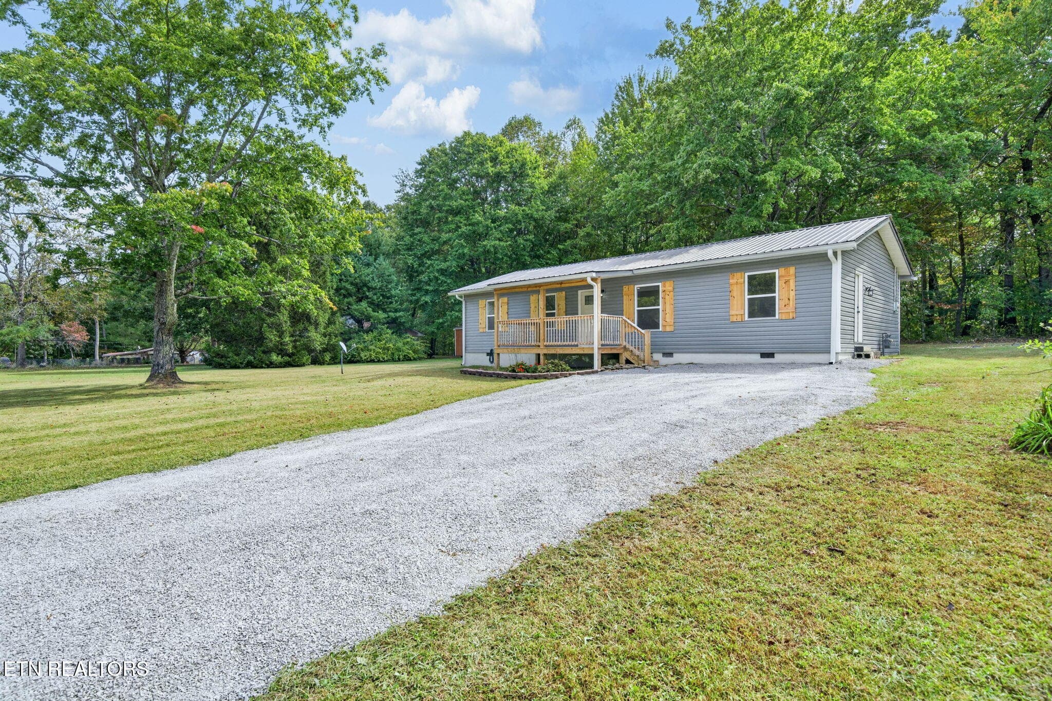2497 Junior Camp Rd, Monterey, TN 38574