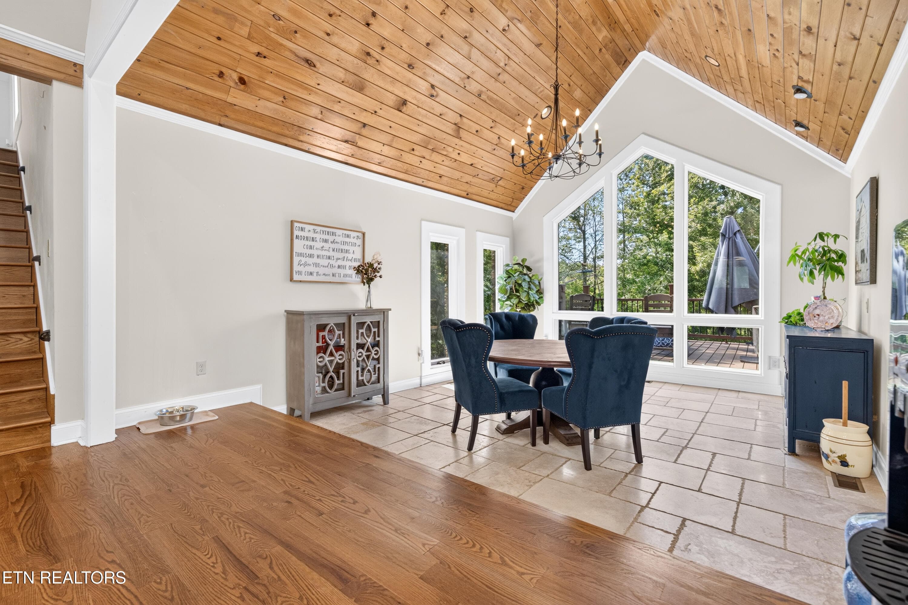breakfast nook2 - 684 Randolph Rd, Crossville, TN 38571