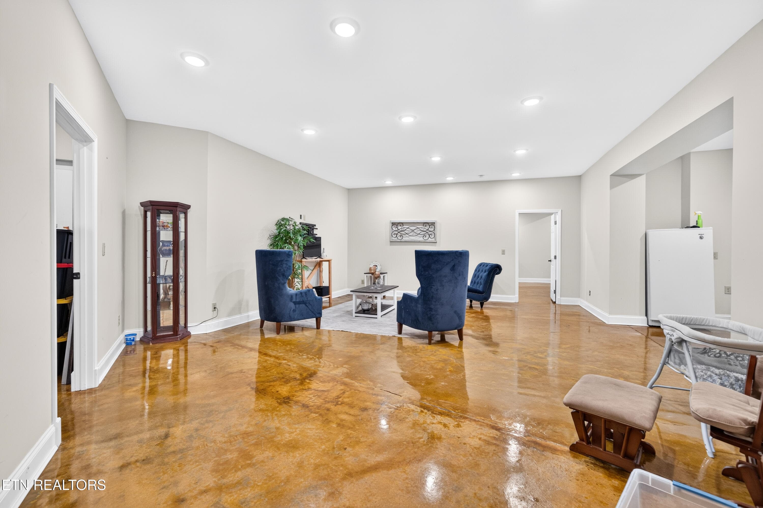 family rm 2 - 684 Randolph Rd, Crossville, TN 38571