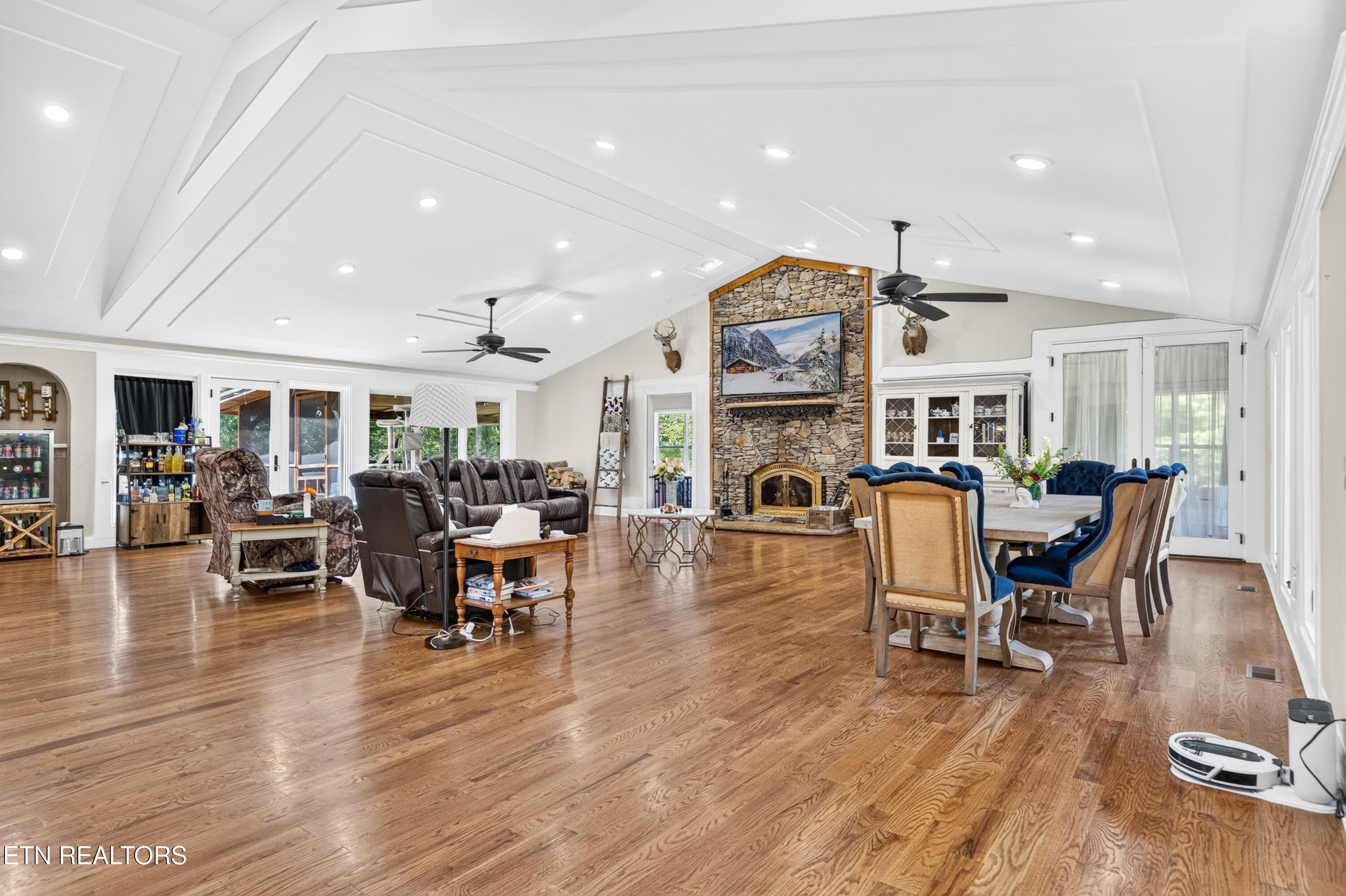 living rm 5 - 684 Randolph Rd, Crossville, TN 38571