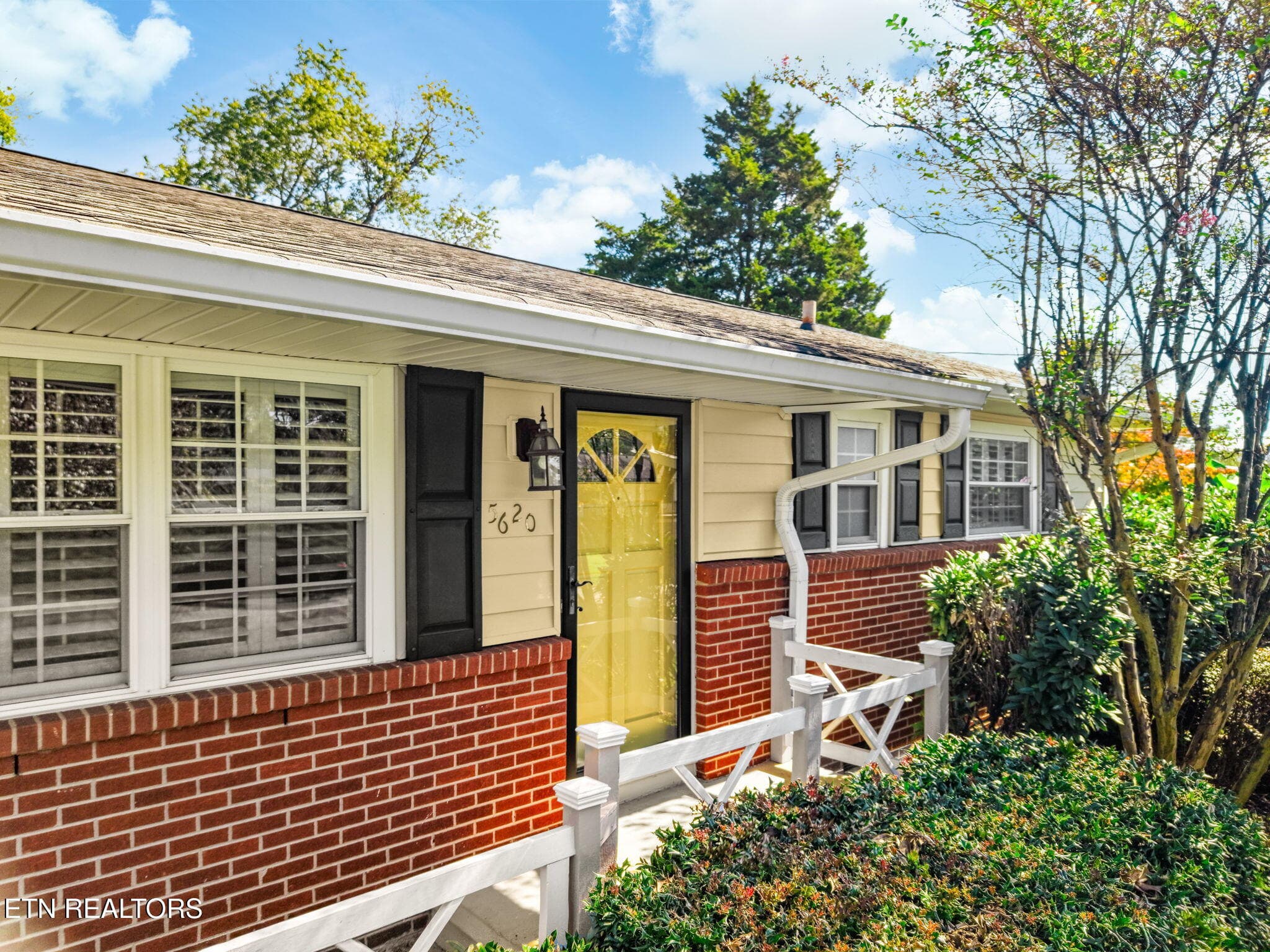 3-web-or-mls-003--FULL - 5620 Scenichills Rd, Knoxville, TN 37912, Knoxville