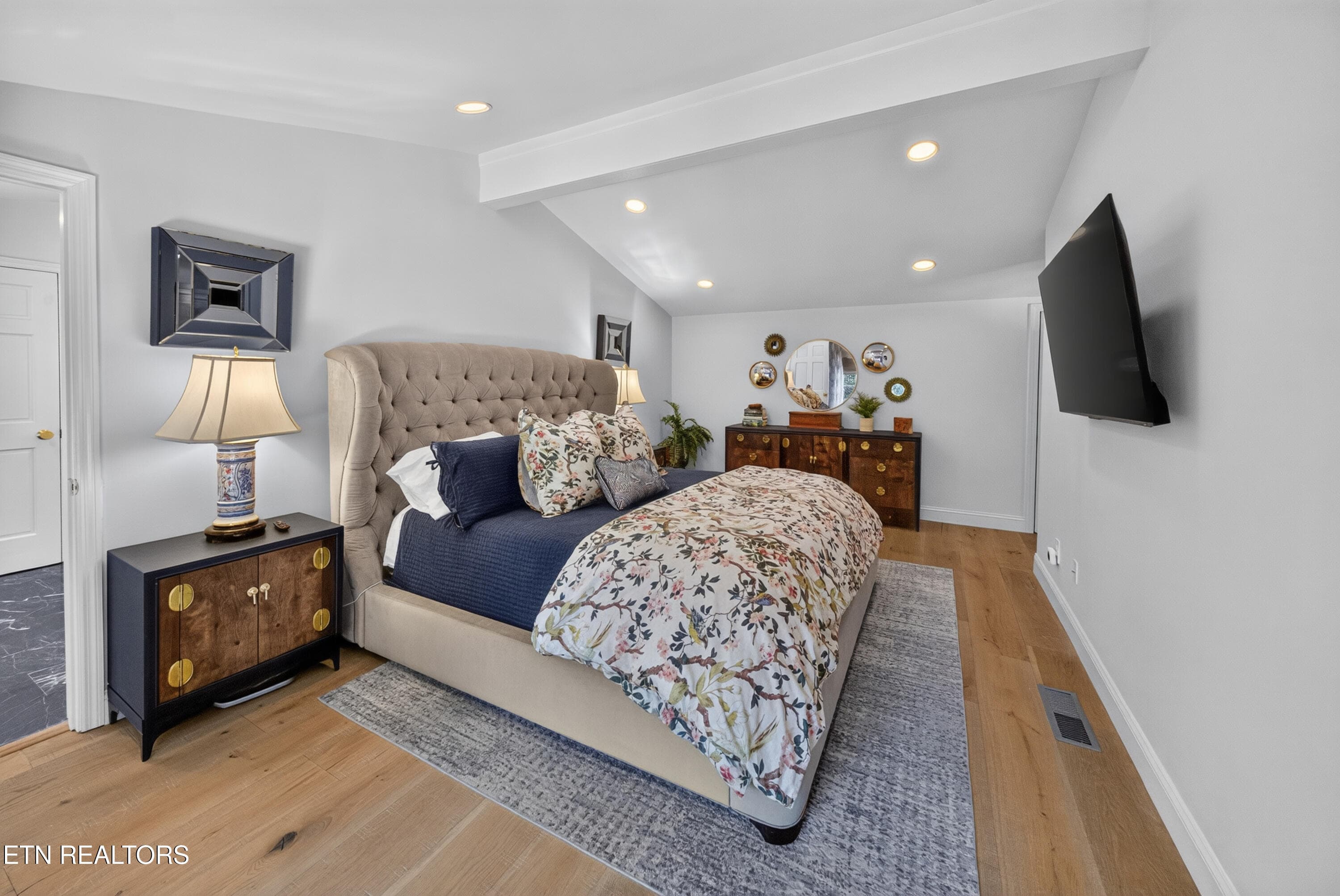 F1_L40A3509 - 4265 Holloway Drive, Knoxville, TN 37919