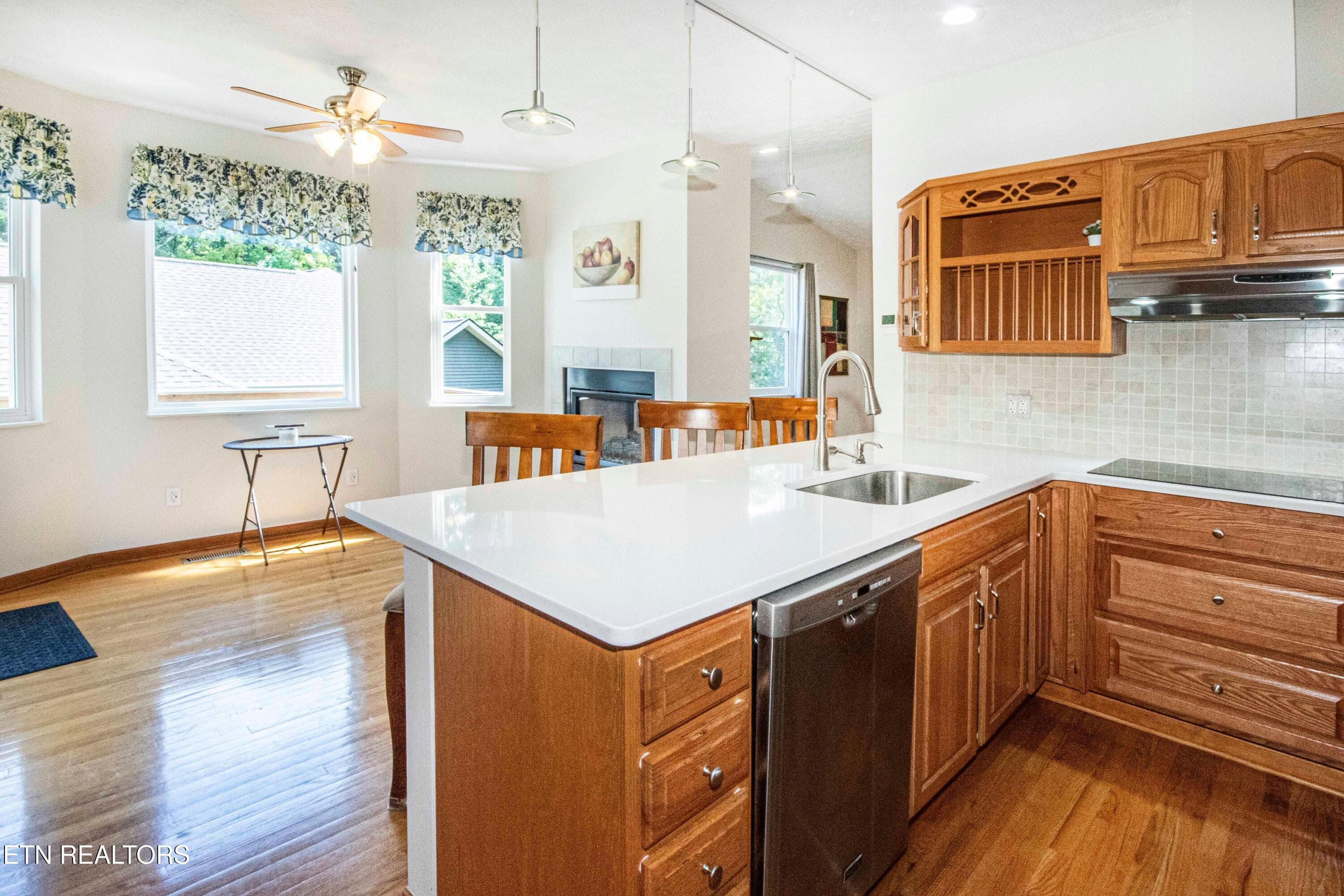 Kitchen dining area - 169 Oostanali Way, Loudon, TN 37774
