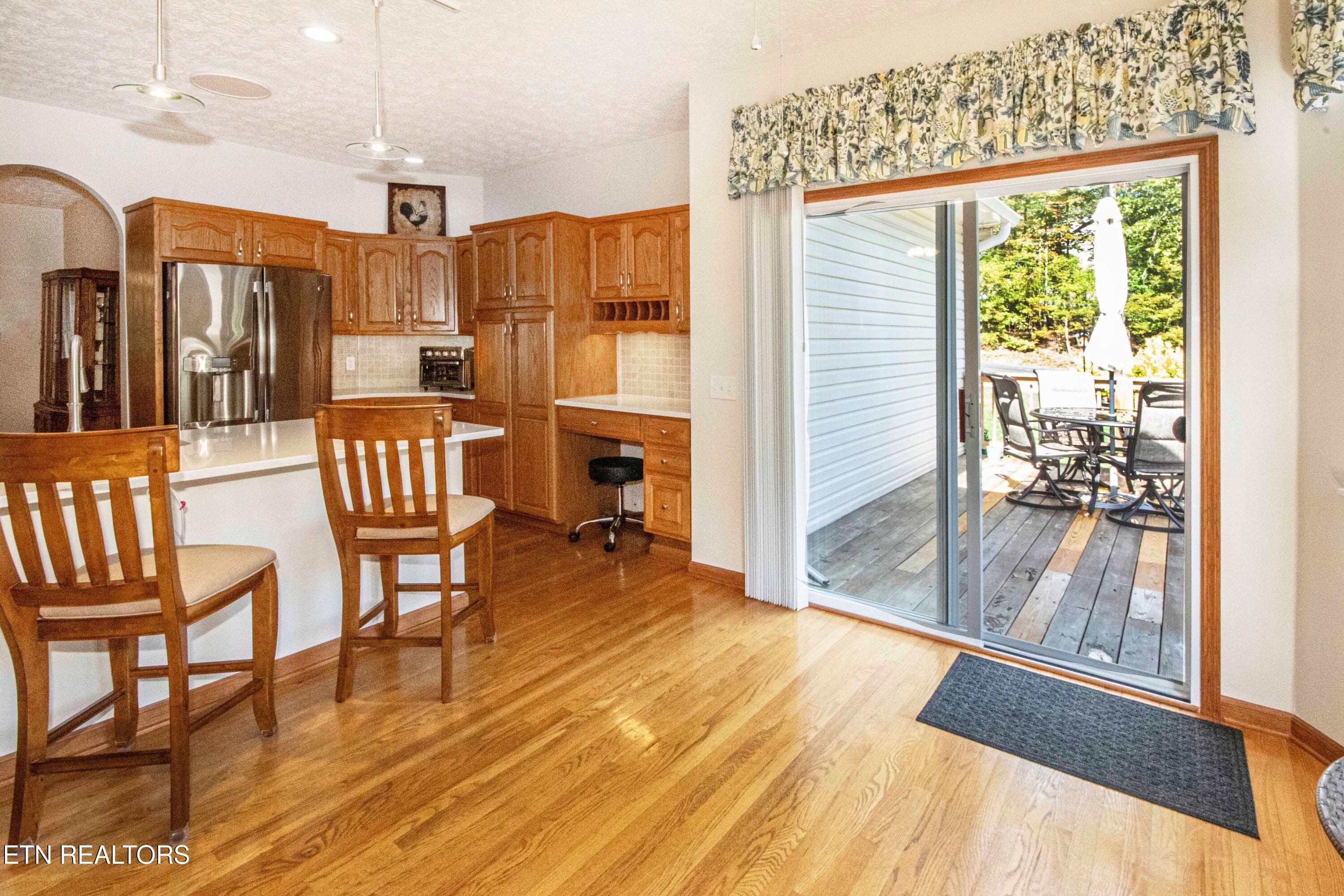 Kitchen to deck - 169 Oostanali Way, Loudon, TN 37774