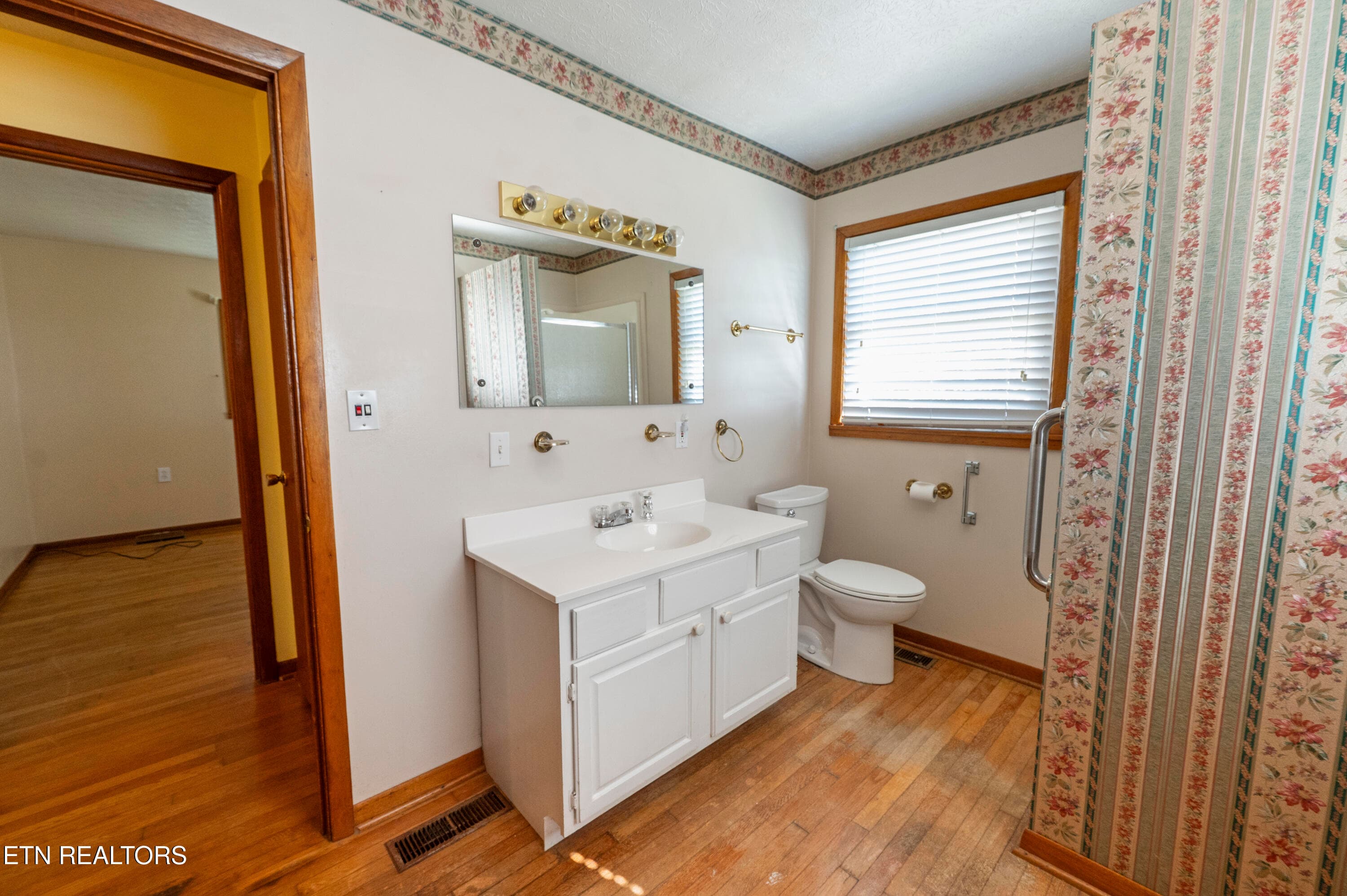 bathroom - 431 Black Oak Rd, Clinton, TN 37716, Clinton