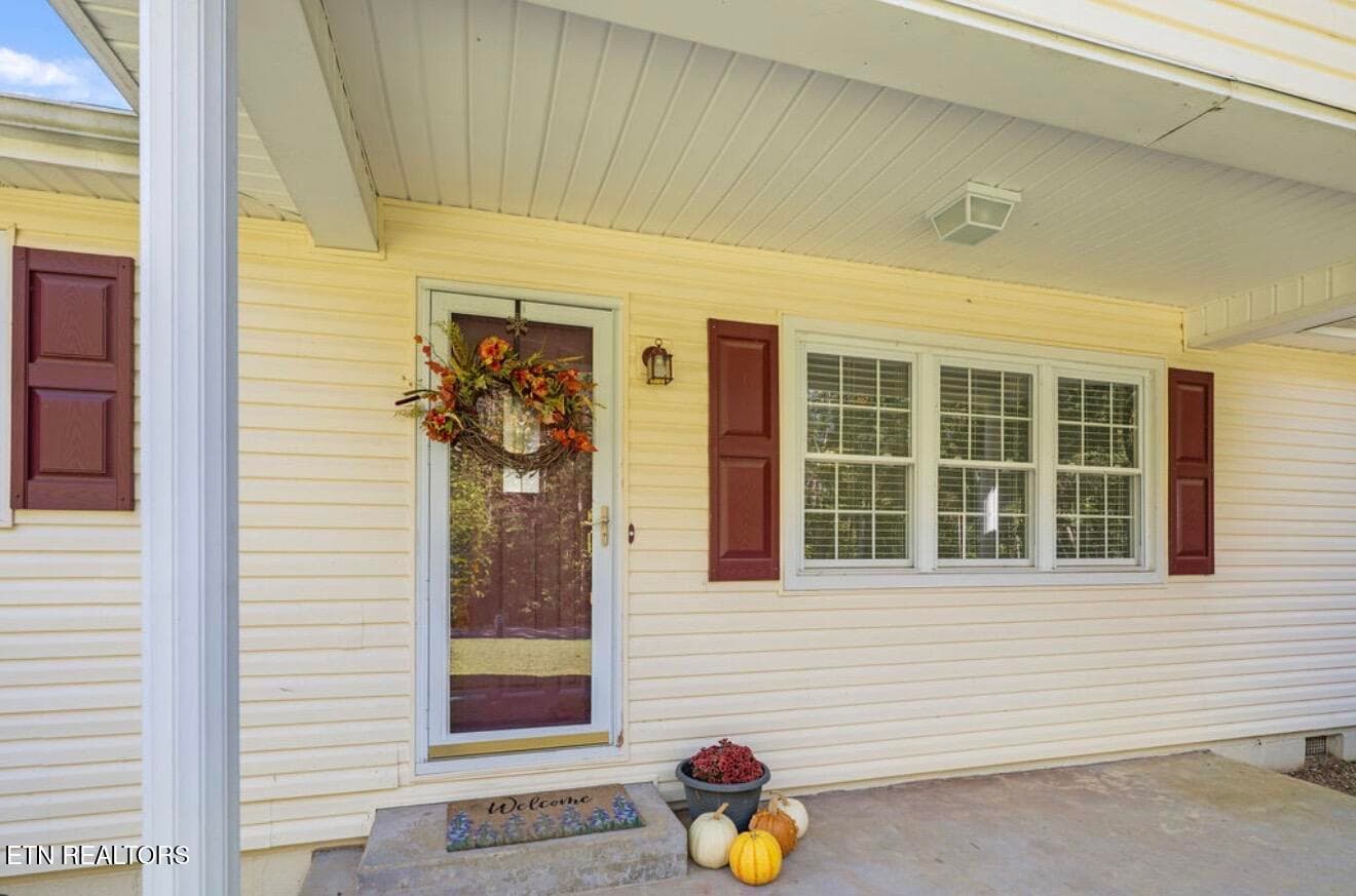 front porch - 431 Black Oak Rd, Clinton, TN 37716, Clinton