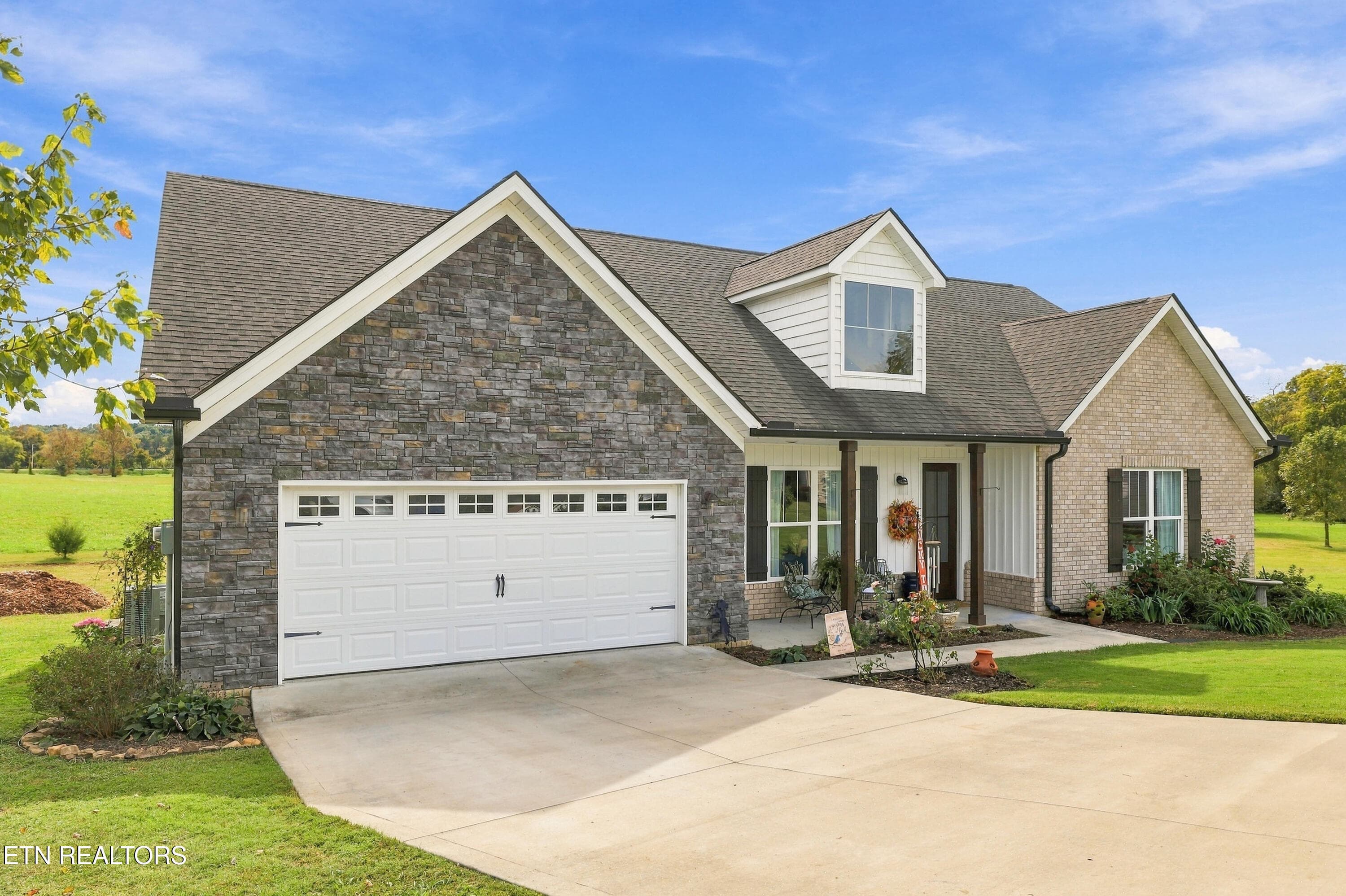 654 Running Brook Drive, Strawberry Plains, TN 37871