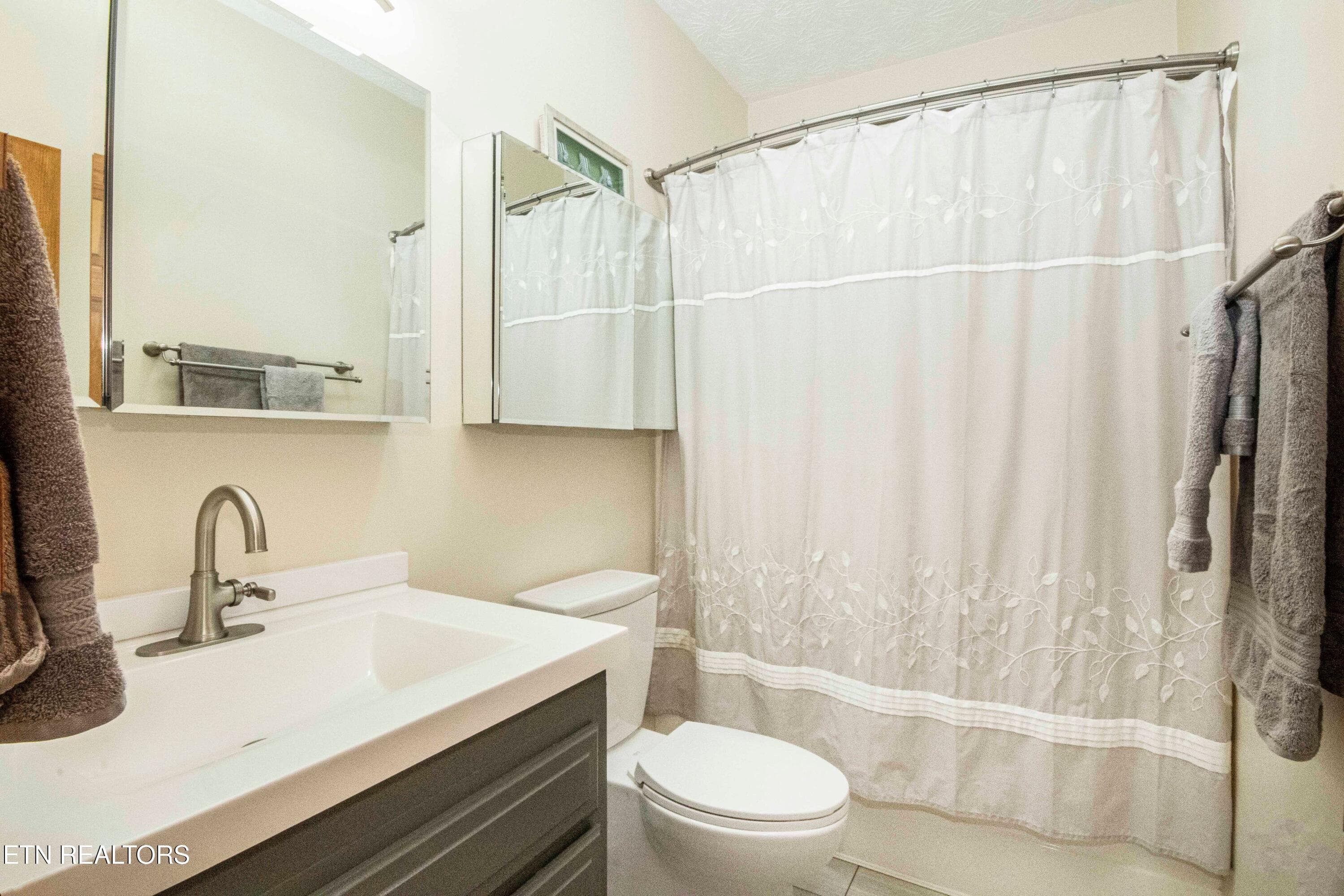 2nd bath - 169 Oostanali Way, Loudon, TN 37774