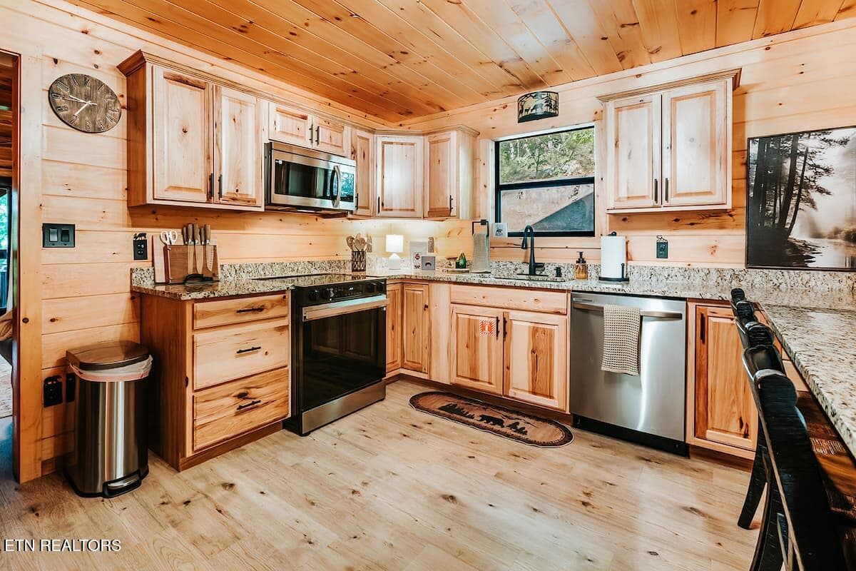 Full Kitchen - 3119 Bear Mountain Lane, Sevierville, TN 37876, Sevierville