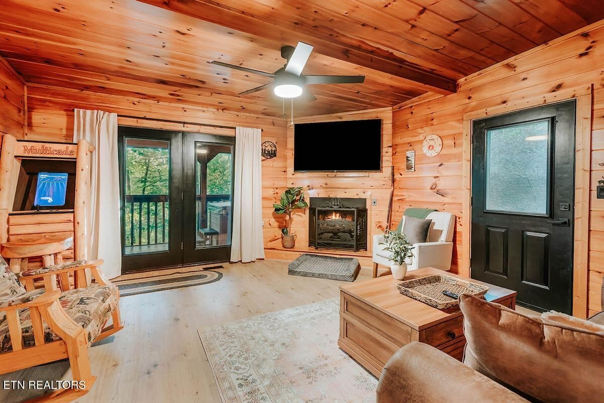 Living Room 2 - 3119 Bear Mountain Lane, Sevierville, TN 37876, Sevierville